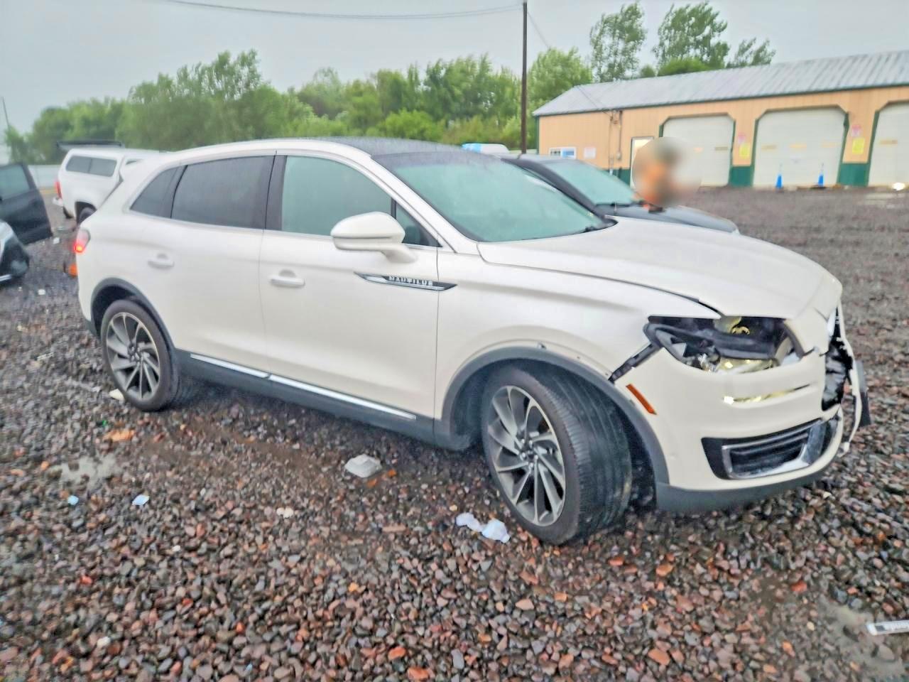 2019 Lincoln Nautilus Reserve White vin: 2LMPJ8L97KBL34001