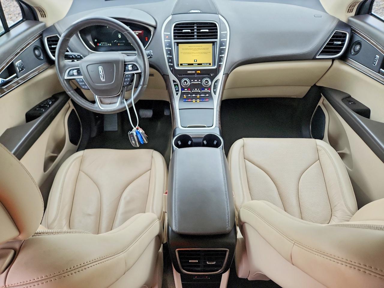 2019 Lincoln Nautilus Reserve Silver vin: 2LMPJ8L9XKBL12560
