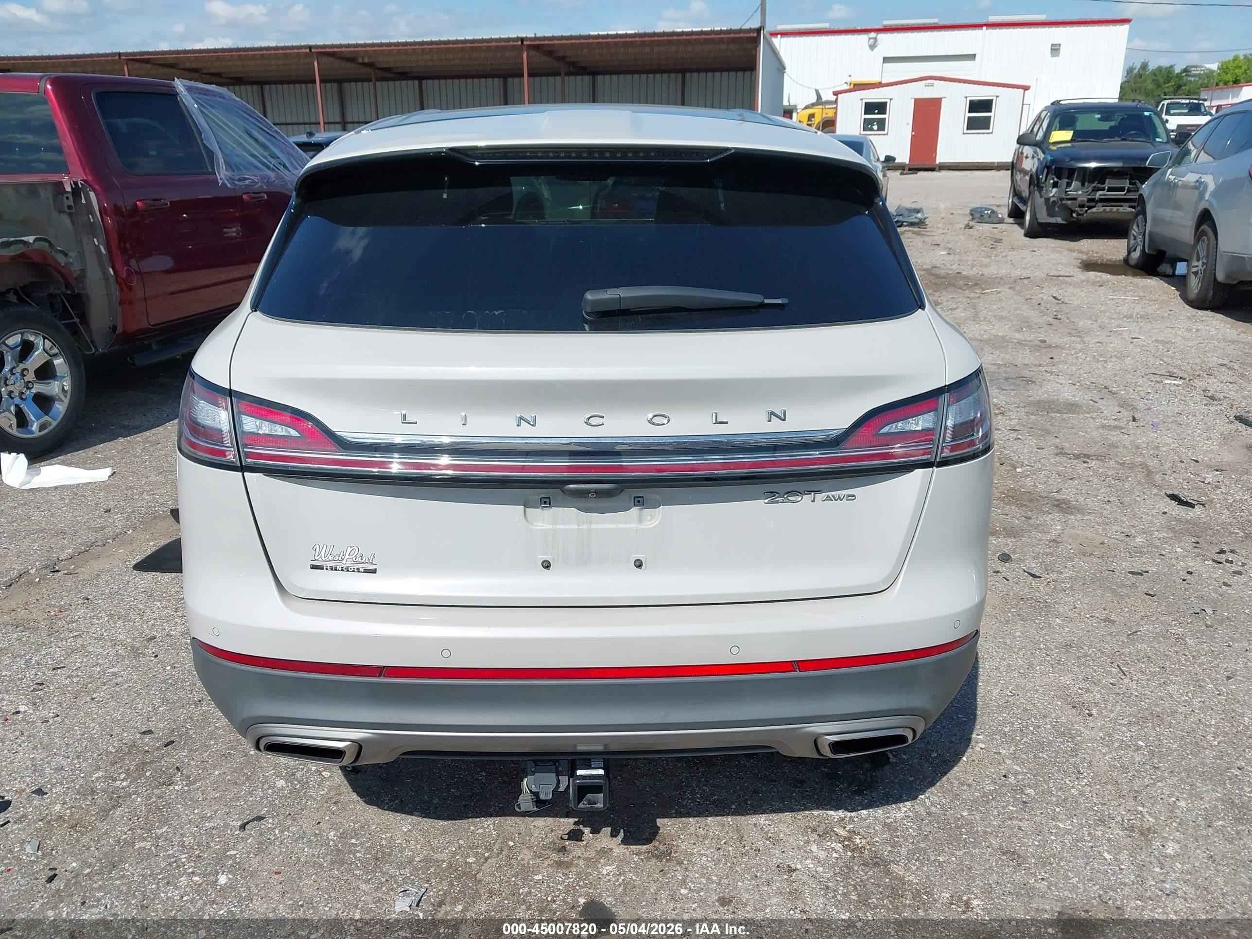 2019 Lincoln Nautilus Reserve White vin: 2LMPJ8L9XKBL39872