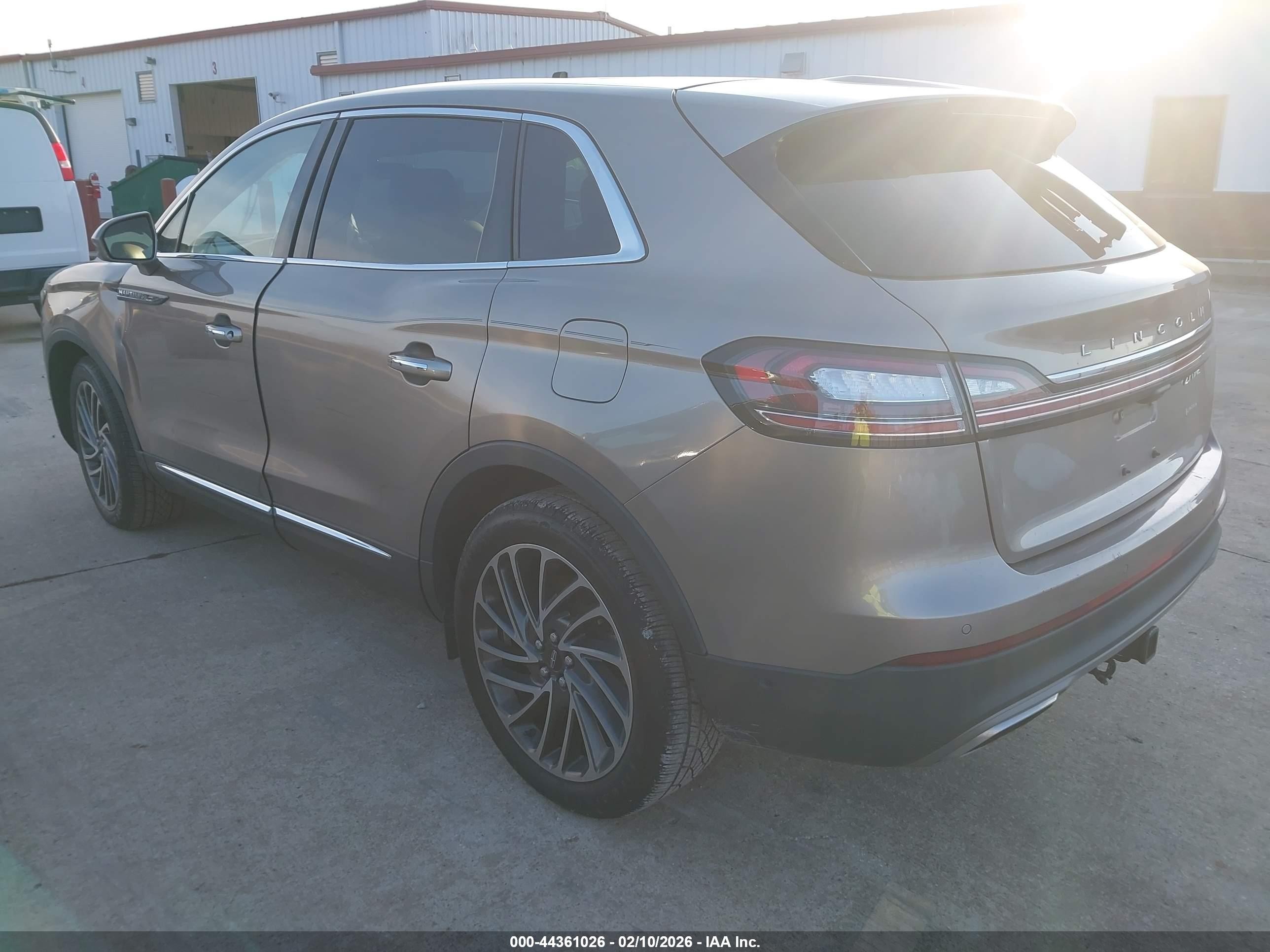 2019 Lincoln Nautilus Reserve Brown vin: 2LMPJ8LP1KBL51391