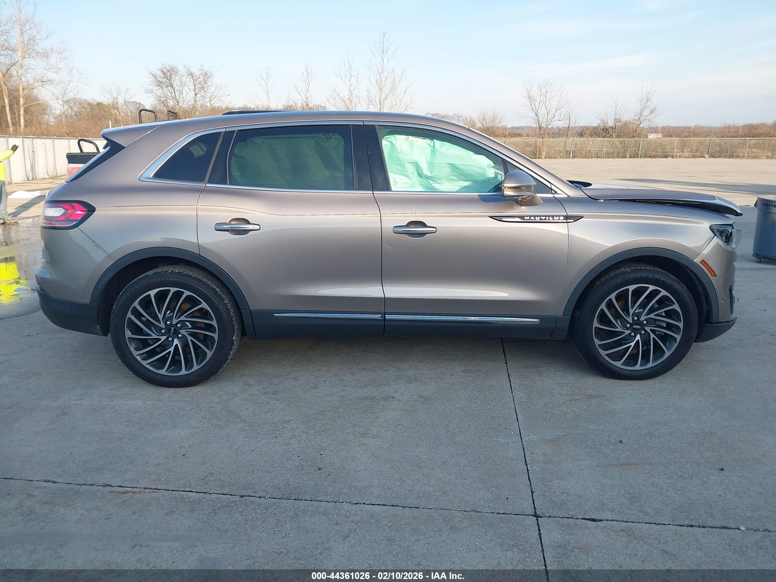 2019 Lincoln Nautilus Reserve Brown vin: 2LMPJ8LP1KBL51391