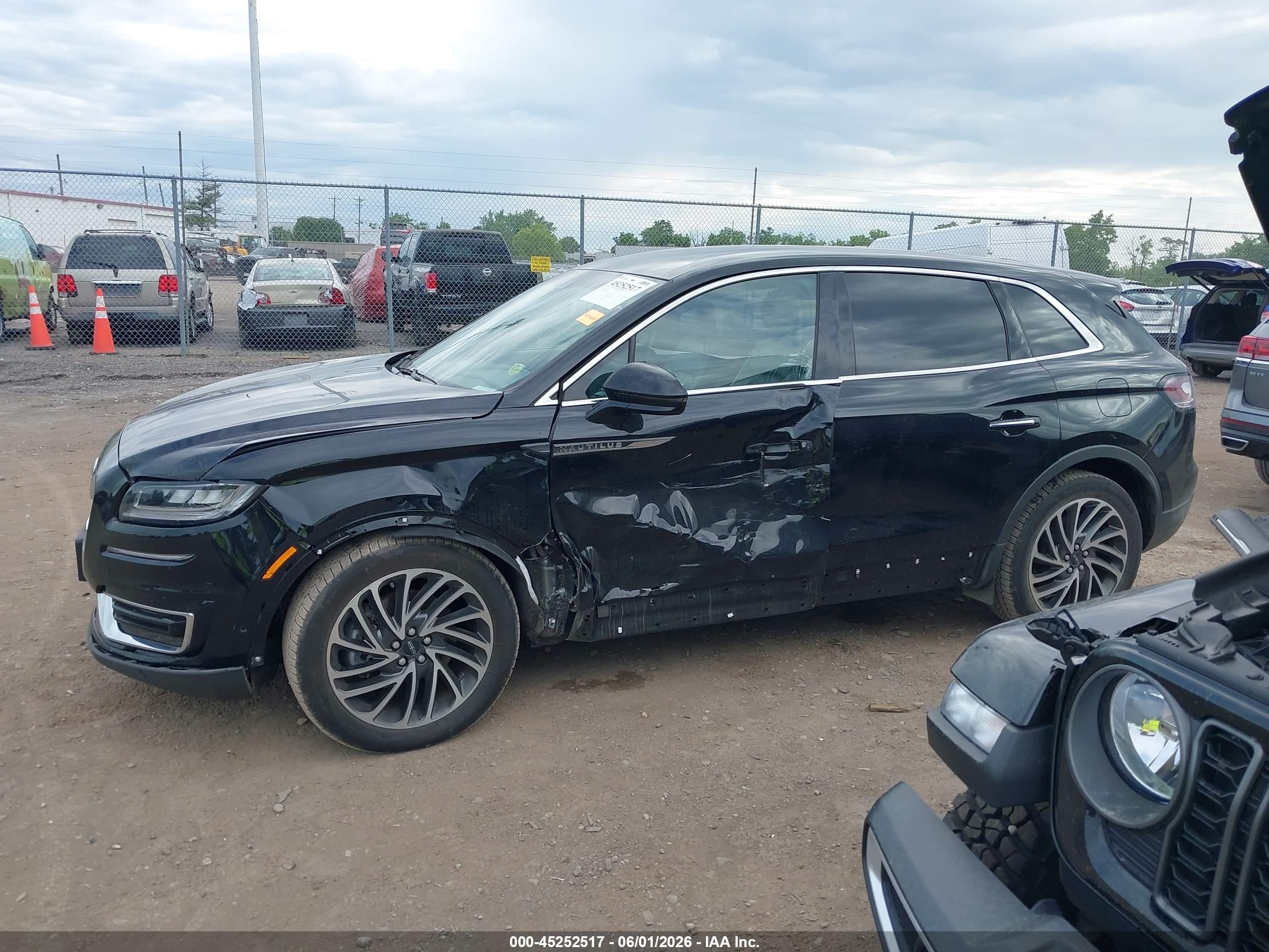 2019 Lincoln Nautilus Reserve Black vin: 2LMPJ8LP3KBL21728