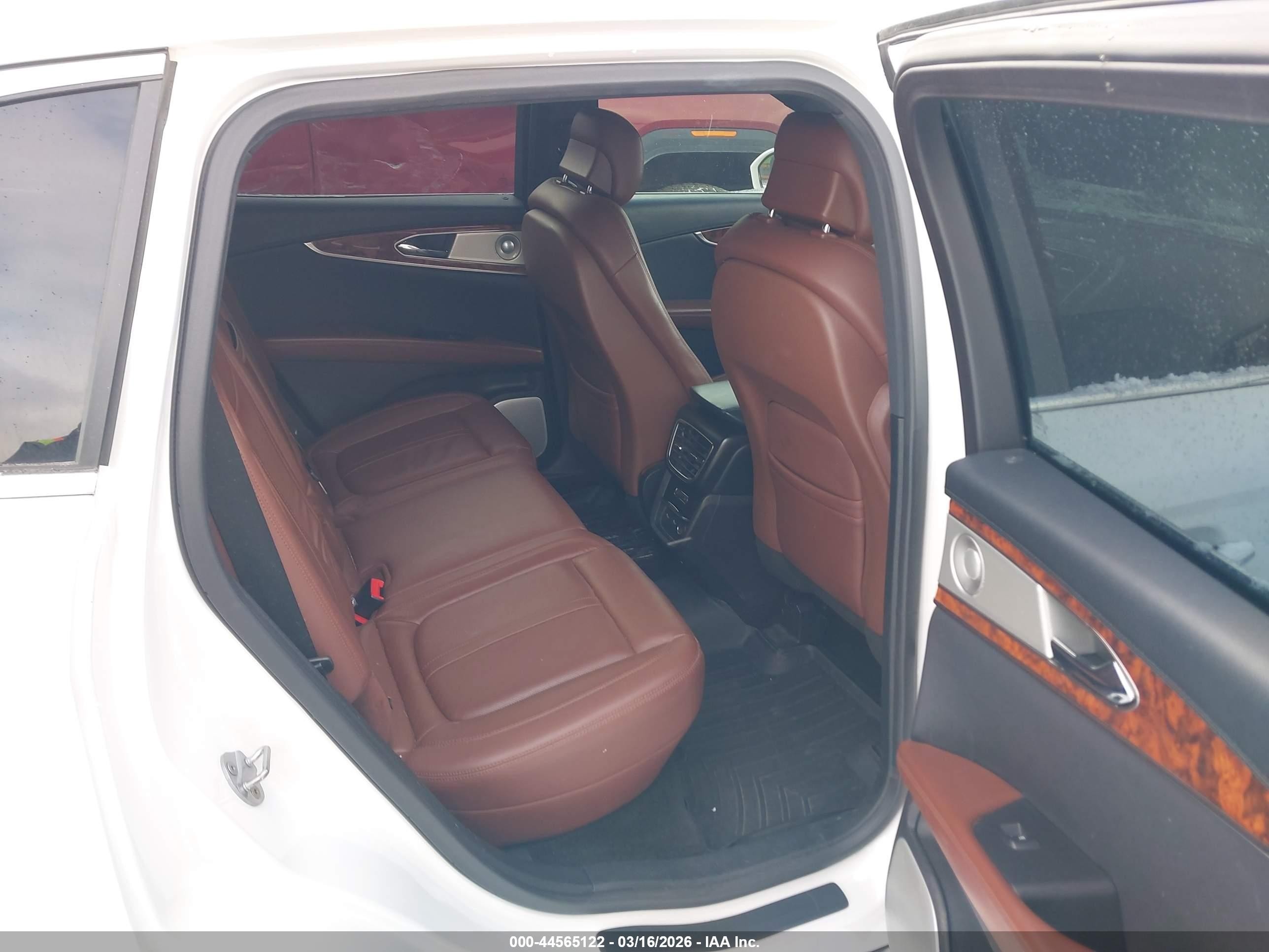 2018 Lincoln Mkx Reserve White vin: 2LMPJ8LP4JBL34972