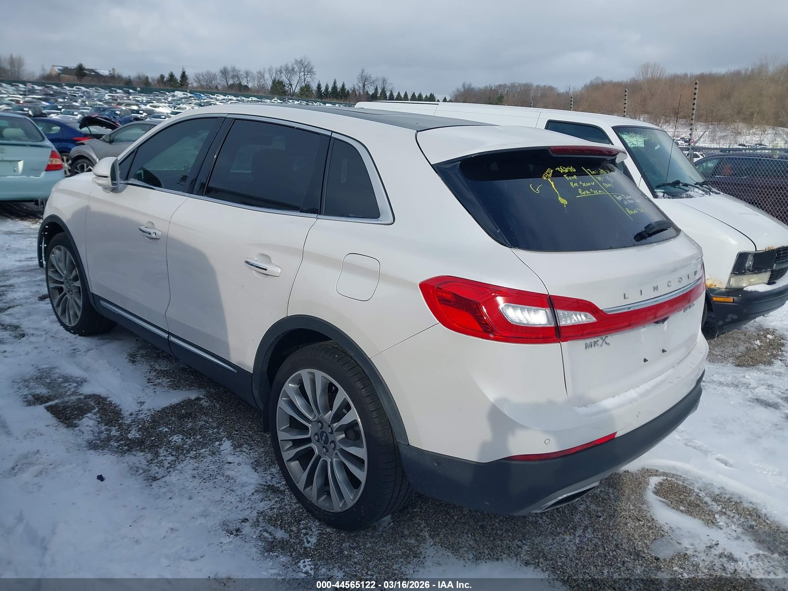 2018 Lincoln Mkx Reserve White vin: 2LMPJ8LP4JBL34972