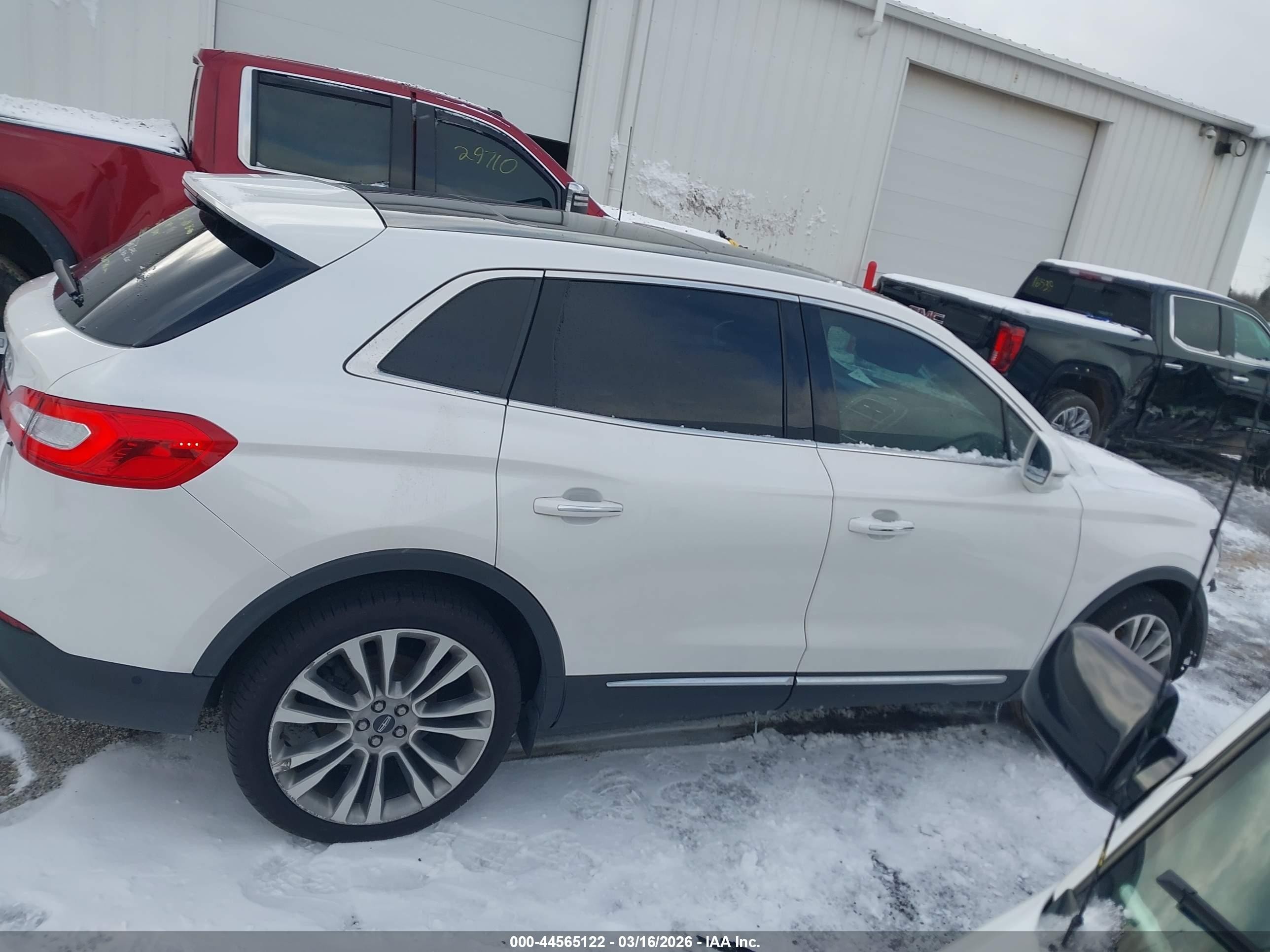 2018 Lincoln Mkx Reserve White vin: 2LMPJ8LP4JBL34972