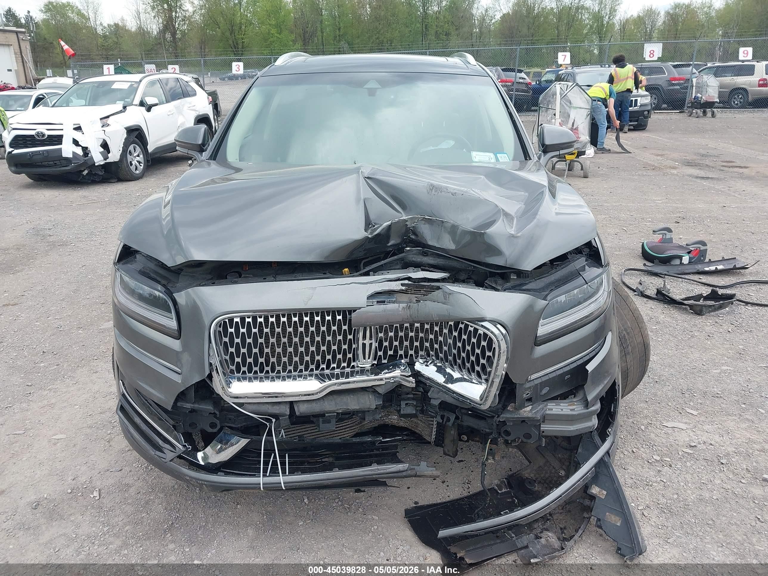 2019 Lincoln Nautilus Reserve Gray vin: 2LMPJ8LP7KBL28066