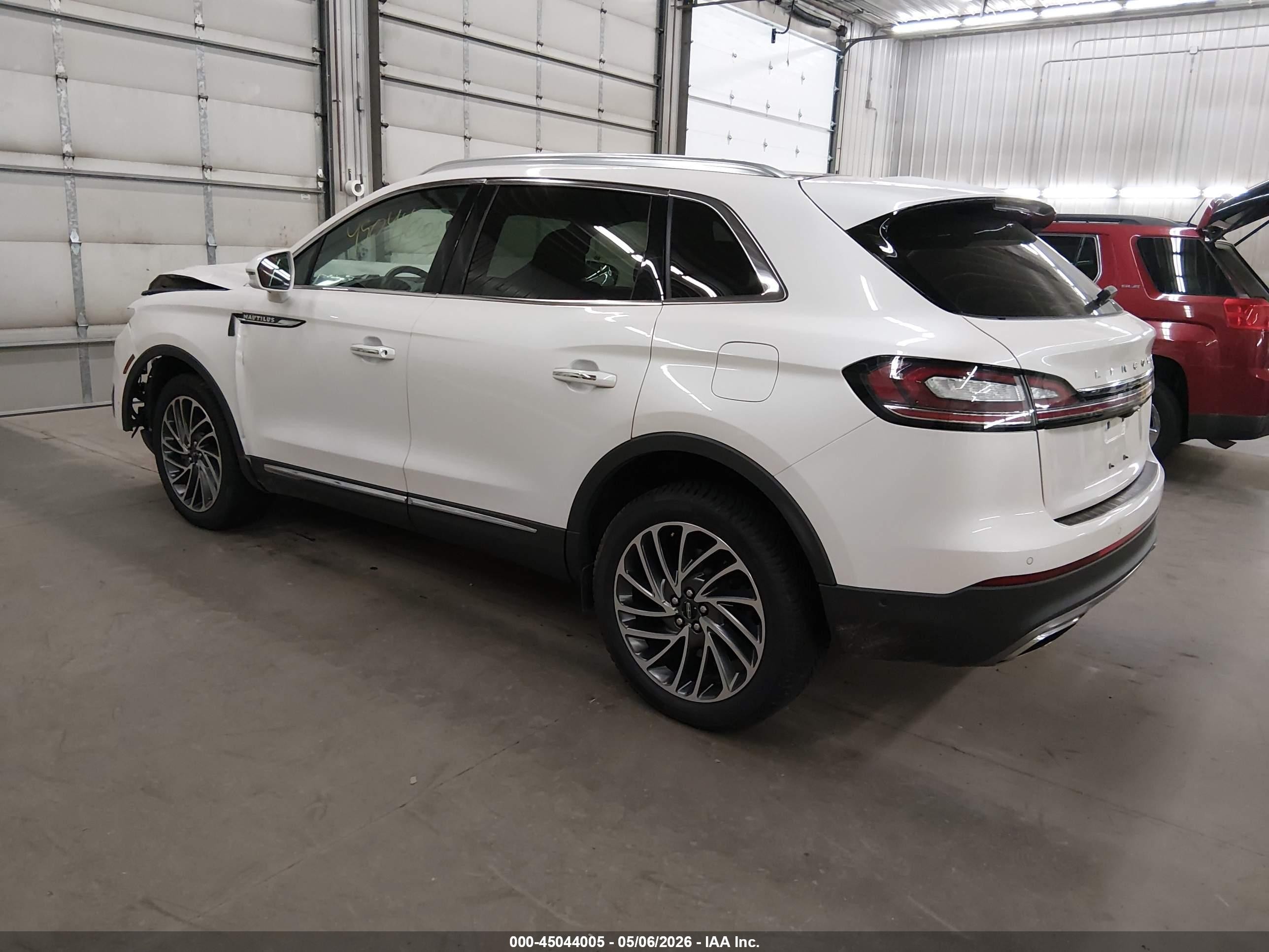 2019 Lincoln Nautilus Reserve White vin: 2LMPJ8LPXKBL66763