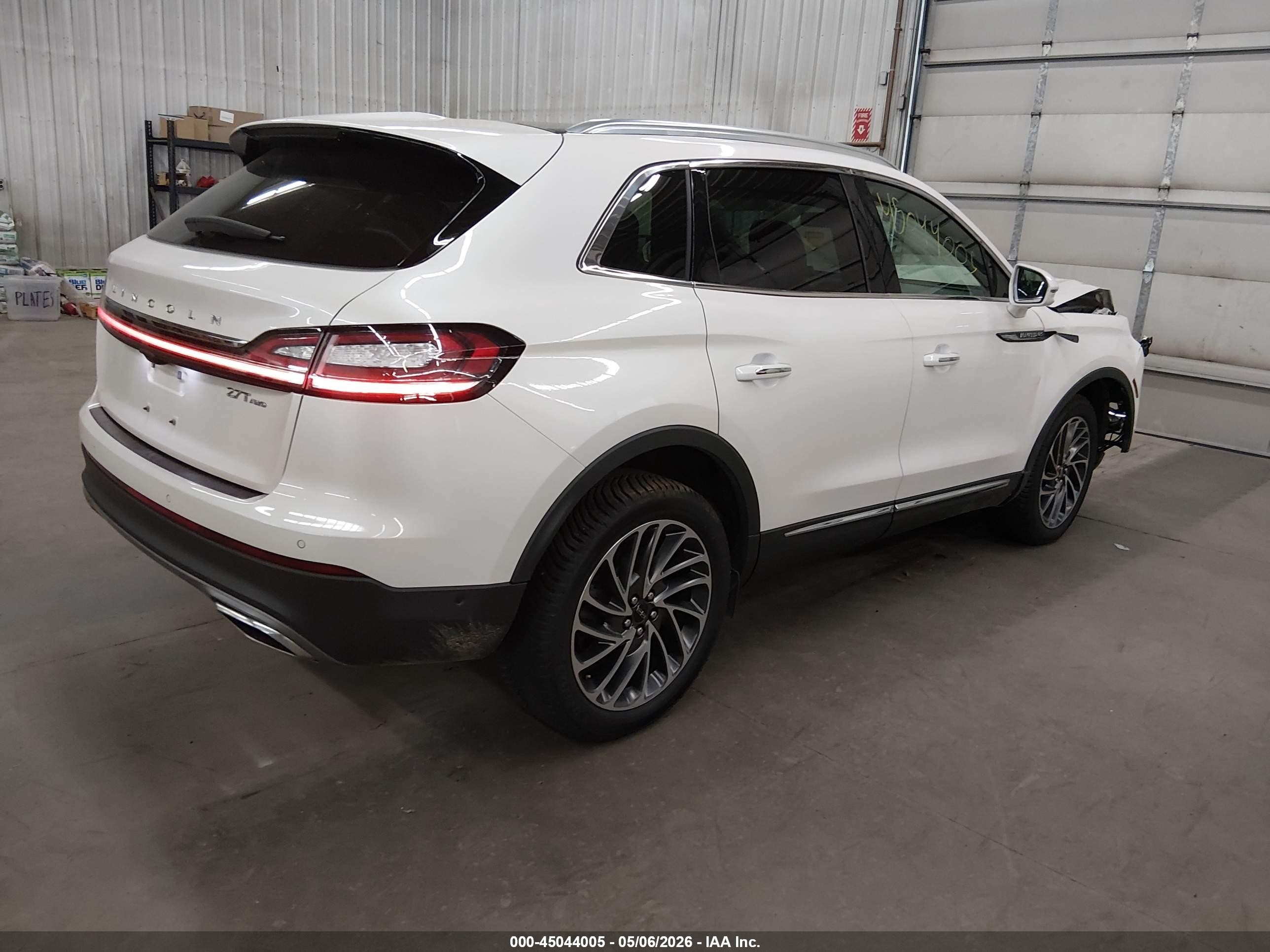 2019 Lincoln Nautilus Reserve White vin: 2LMPJ8LPXKBL66763