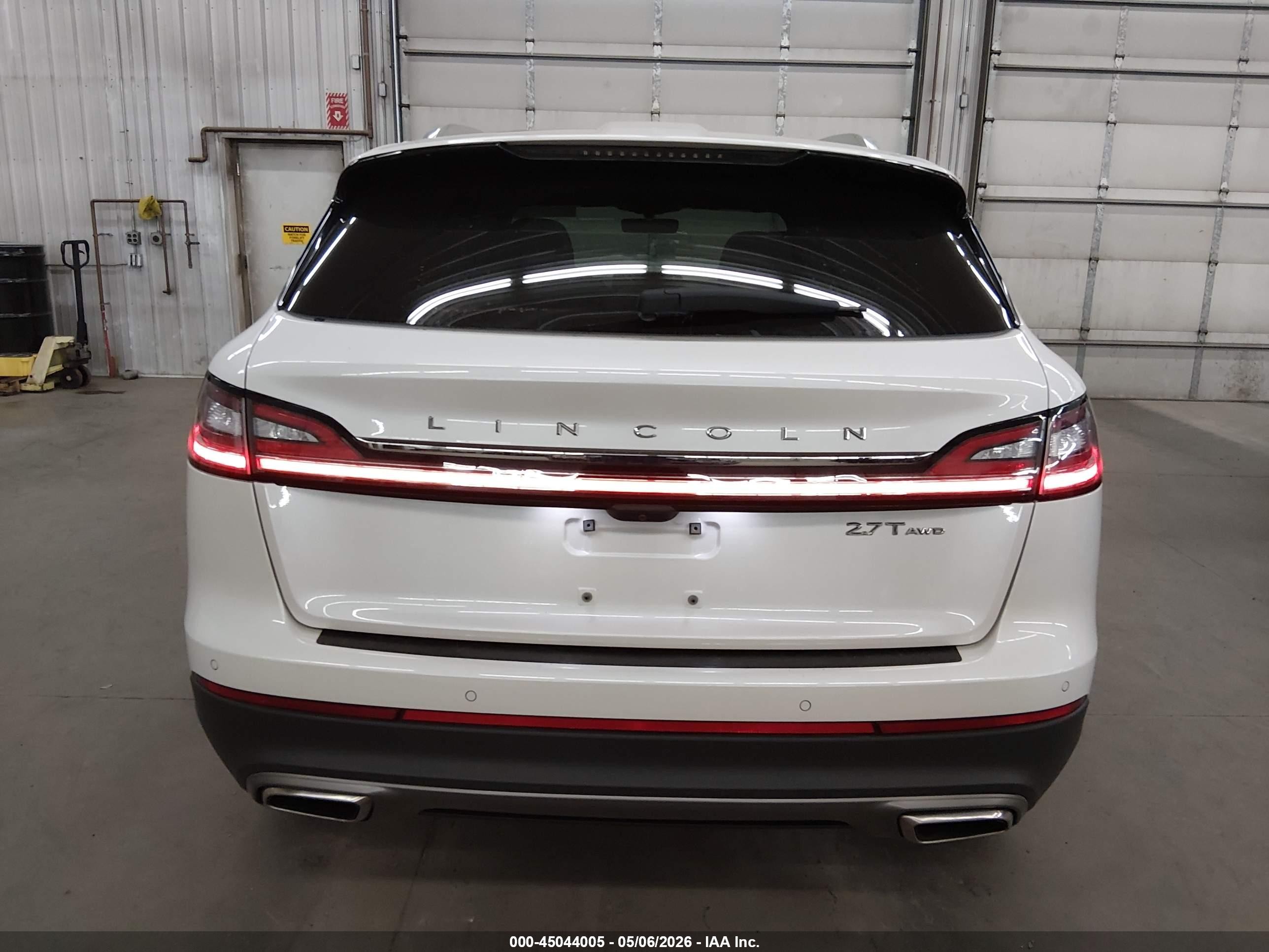 2019 Lincoln Nautilus Reserve White vin: 2LMPJ8LPXKBL66763