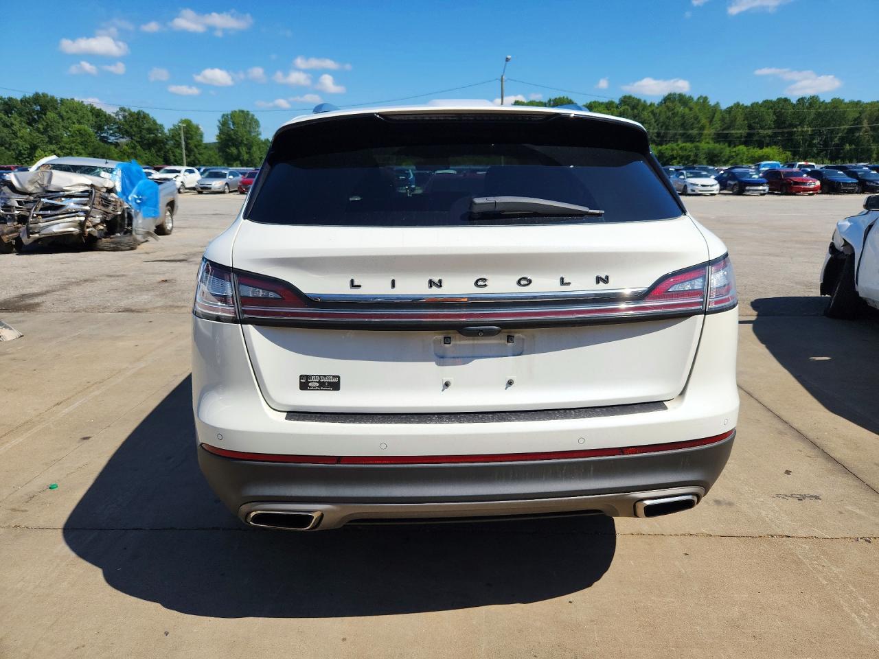 2022 Lincoln Nautilus Black Label White vin: 2LMPJ9JPXNBL05569