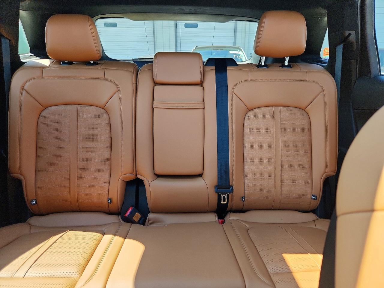 2022 Lincoln Nautilus Black Label White vin: 2LMPJ9JPXNBL05569