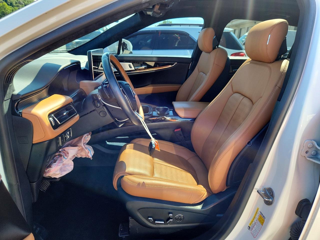 2022 Lincoln Nautilus Black Label White vin: 2LMPJ9JPXNBL05569