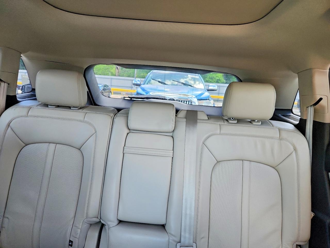 2016 Lincoln Mkx Reserve White vin: 2LMTJ6LR9GBL41106