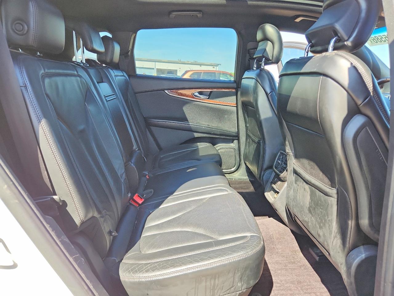 2016 Lincoln Mkx Reserve White vin: 2LMTJ8LR6GBL26896
