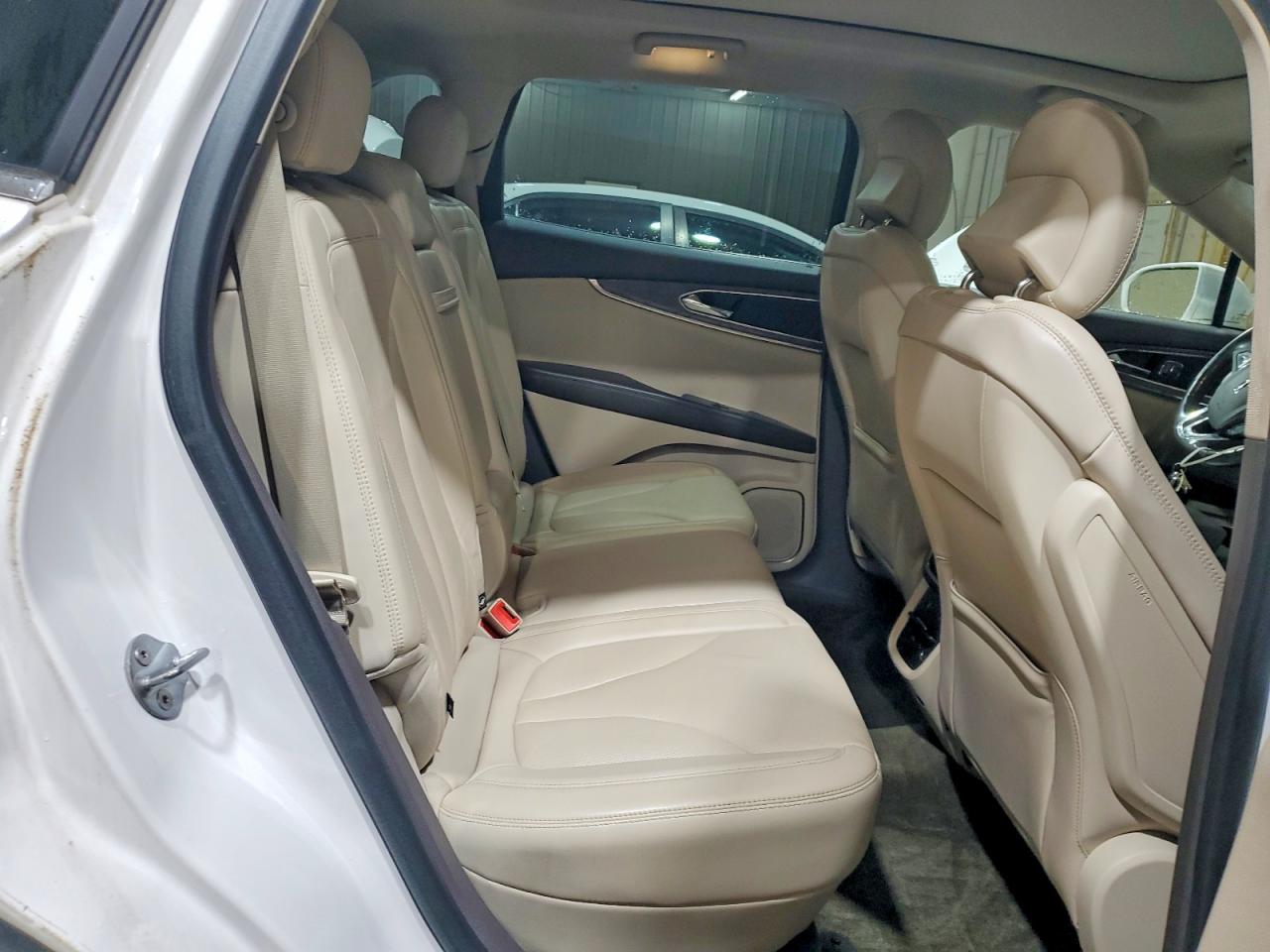 2016 Lincoln Mkx Reserve White vin: 2LMTJ8LR8GBL43490