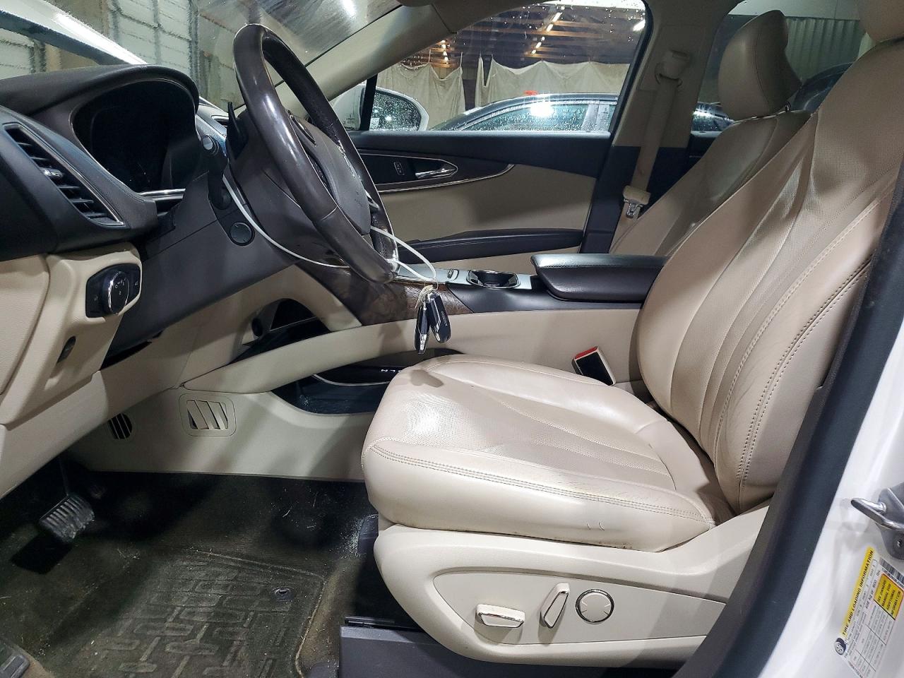 2016 Lincoln Mkx Reserve White vin: 2LMTJ8LR8GBL43490
