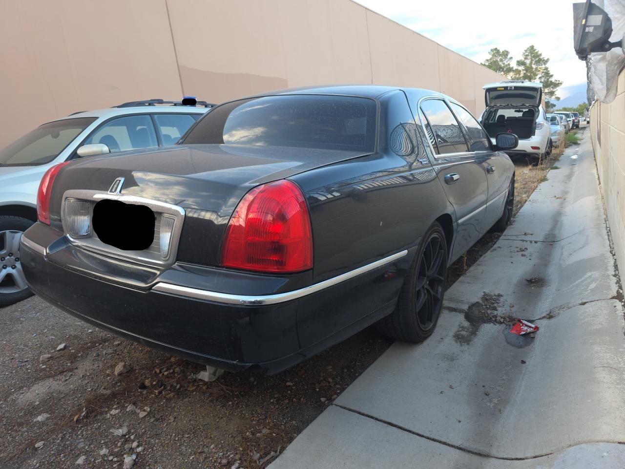 2011 Lincoln Town Car Signature Limited Black vin: 2LNBL8CV0BX765263