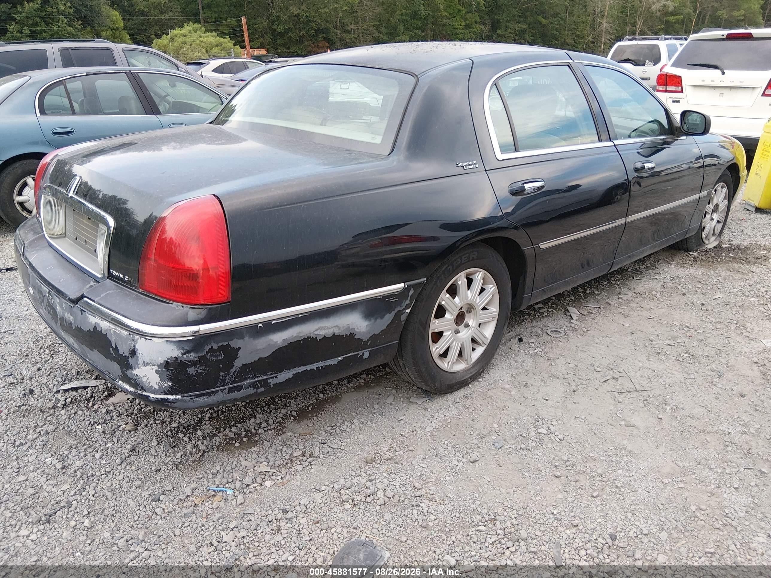 2011 Lincoln Town Car Signature Limited Black vin: 2LNBL8CV2BX751686