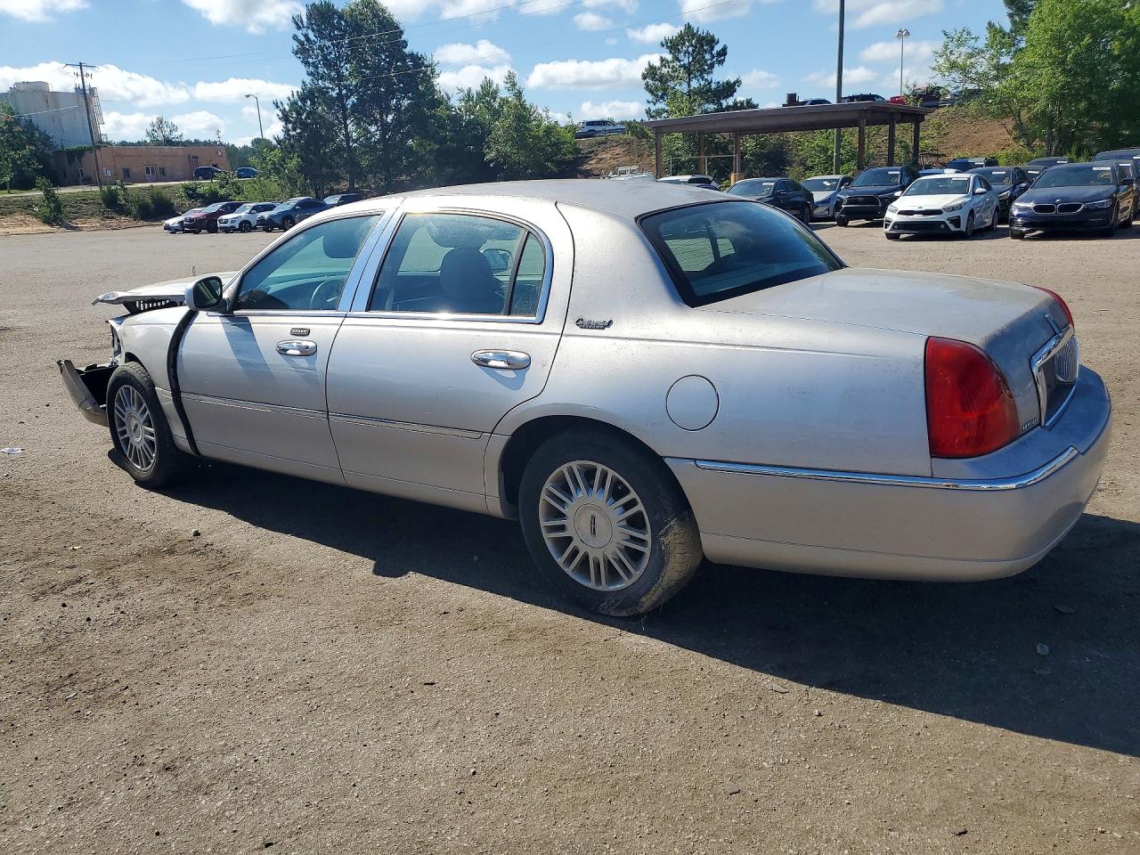 2010 Lincoln Town Car Signature Limited Tan vin: 2LNBL8CV3AX612617