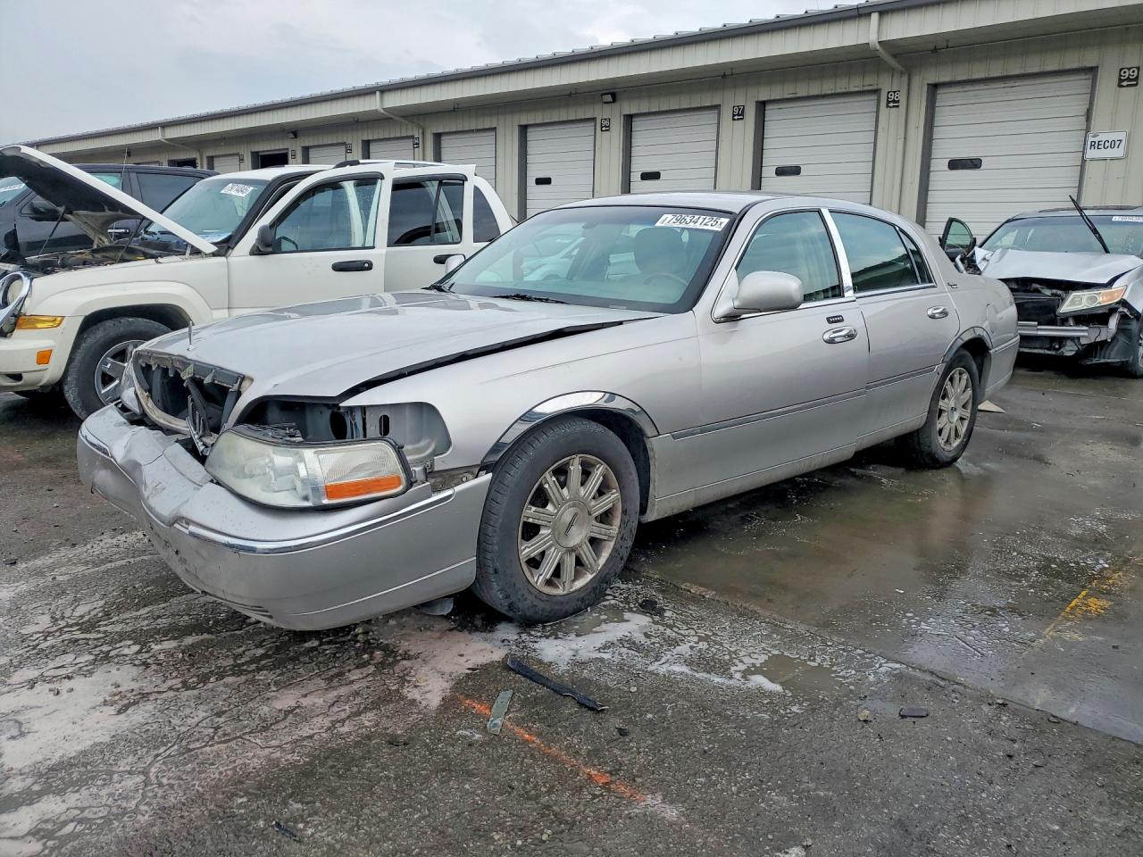 2LNBL8CV4BX759627