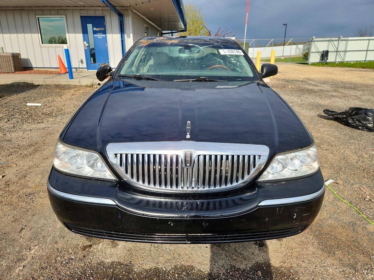 2010 Lincoln Town Car Signature Limited Black vin: 2LNBL8CV5AX615955