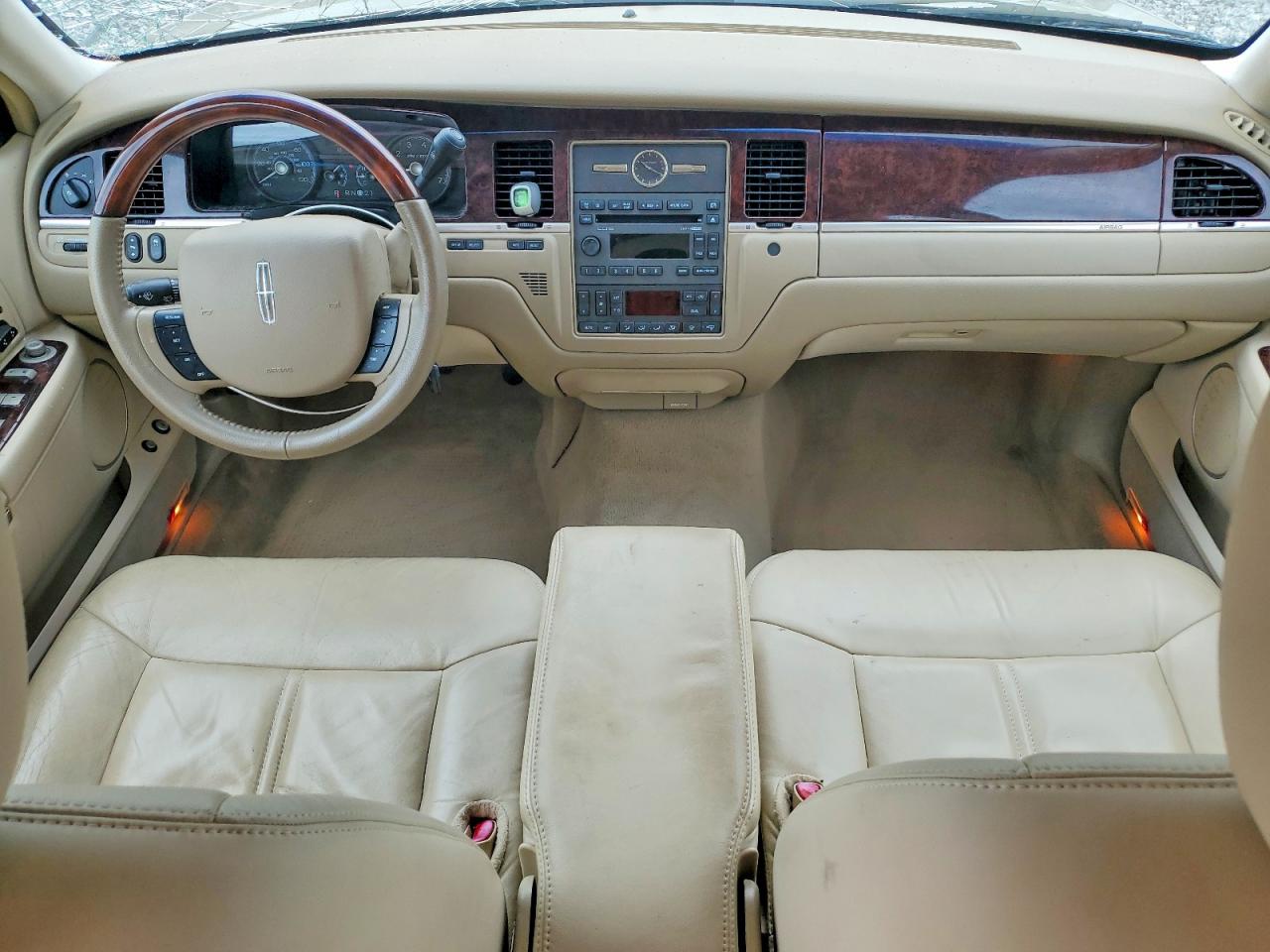2011 Lincoln Town Car Signature Limited Gold vin: 2LNBL8CV7BX754860