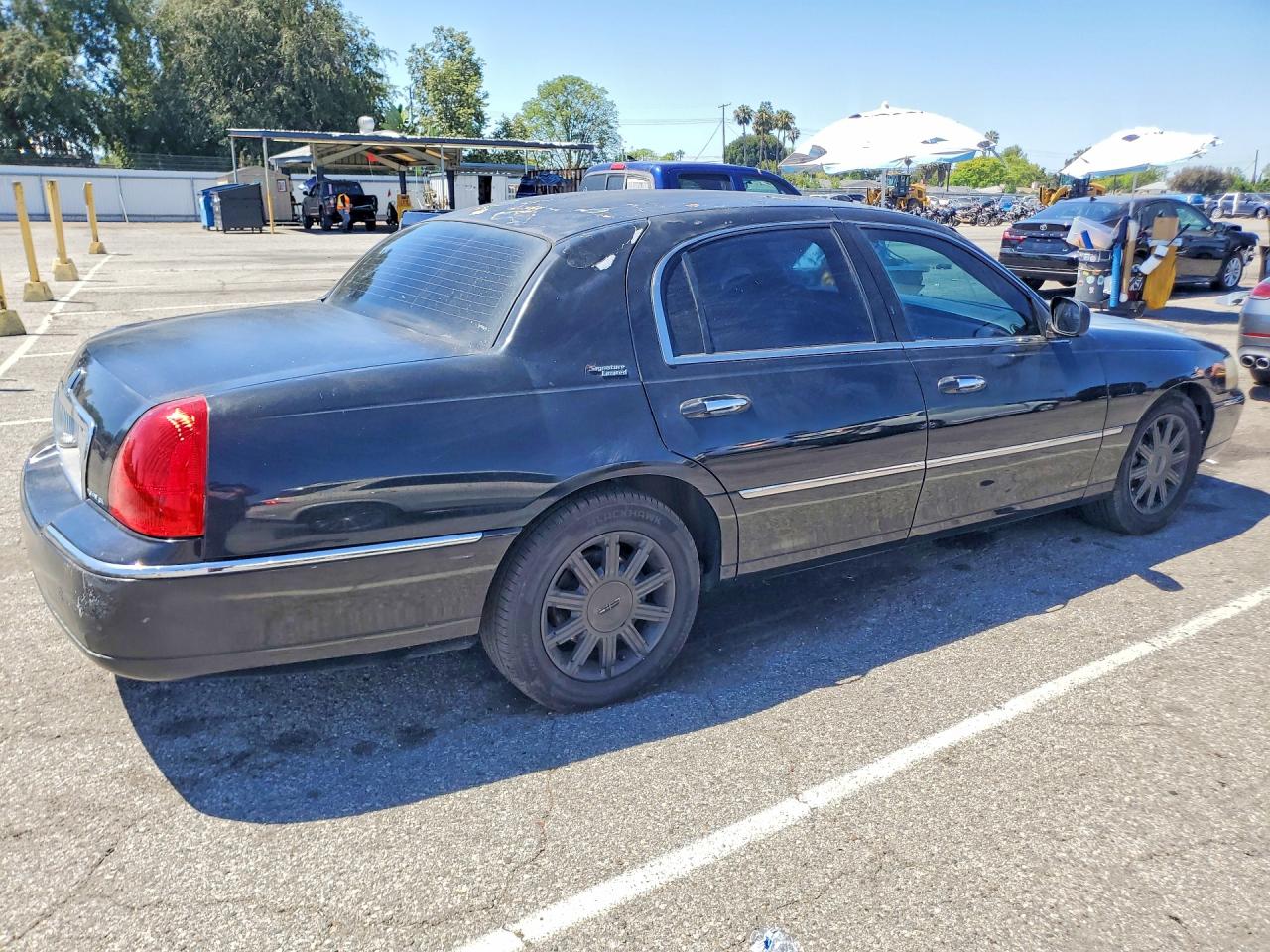 2010 Lincoln Town Car Signature Limited Black vin: 2LNBL8CV8AX618607