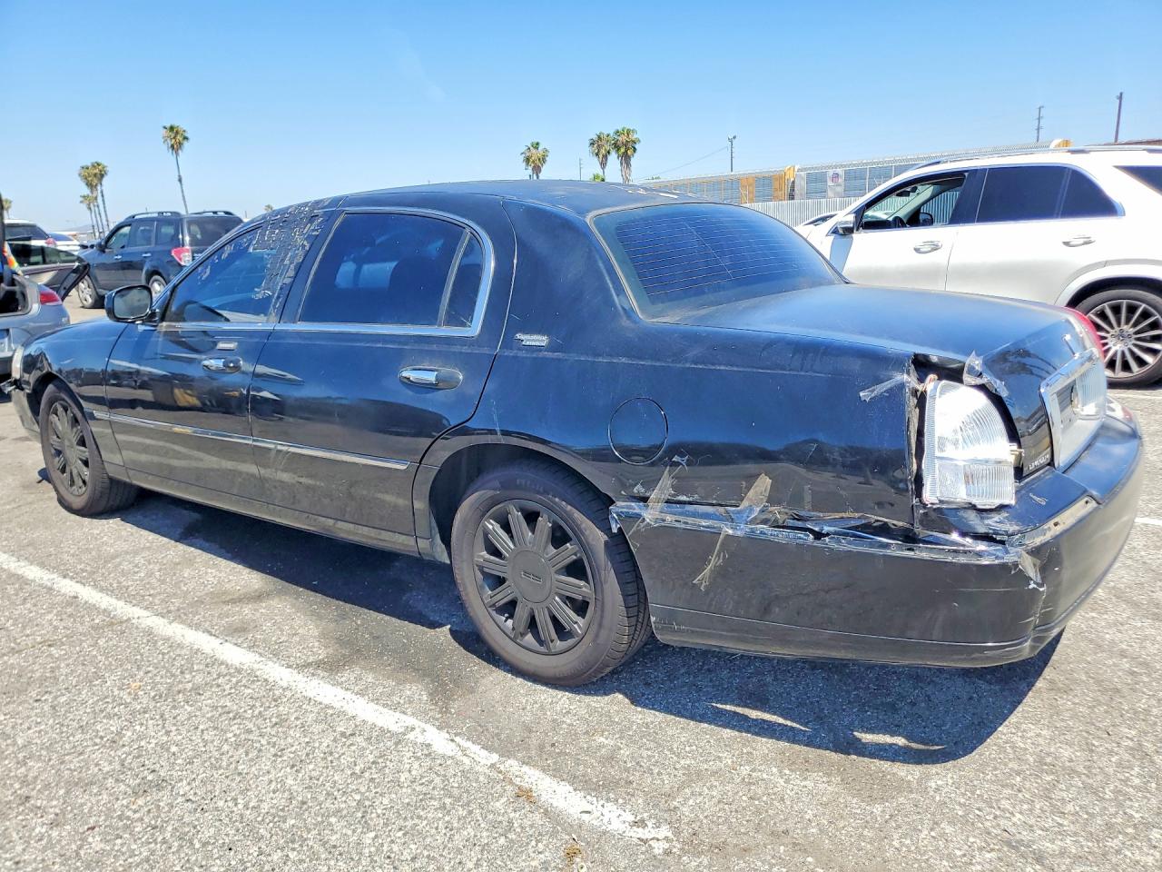 2010 Lincoln Town Car Signature Limited Black vin: 2LNBL8CV8AX618607