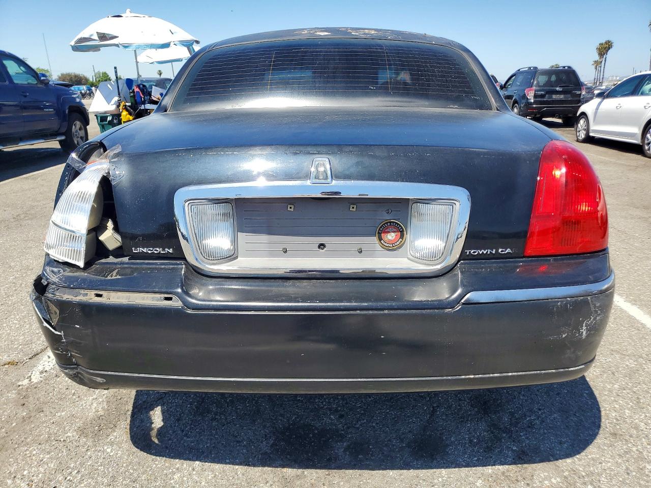 2010 Lincoln Town Car Signature Limited Black vin: 2LNBL8CV8AX618607