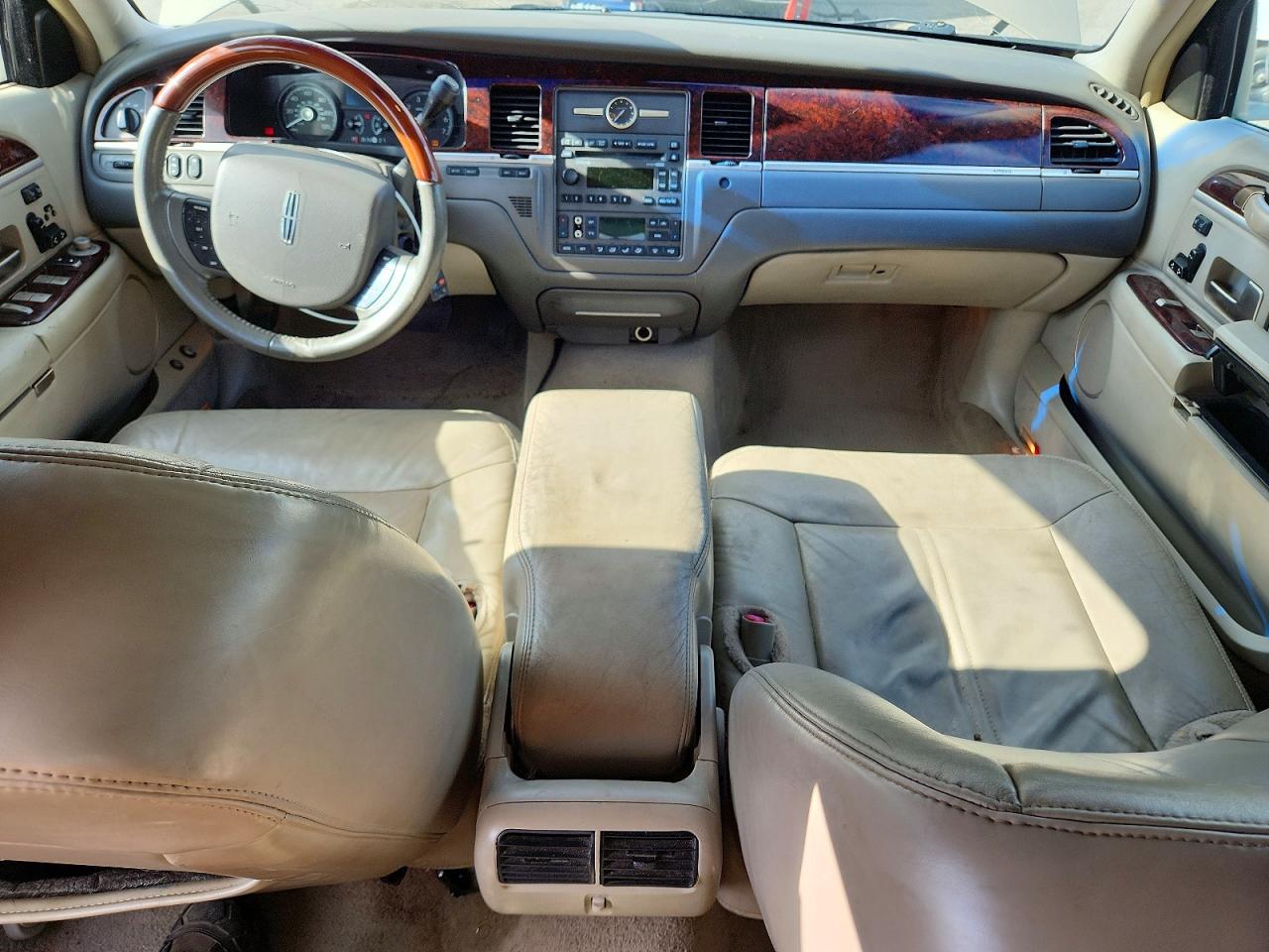 2011 Lincoln Town Car Signature Limited Gold vin: 2LNBL8CVXBX761026