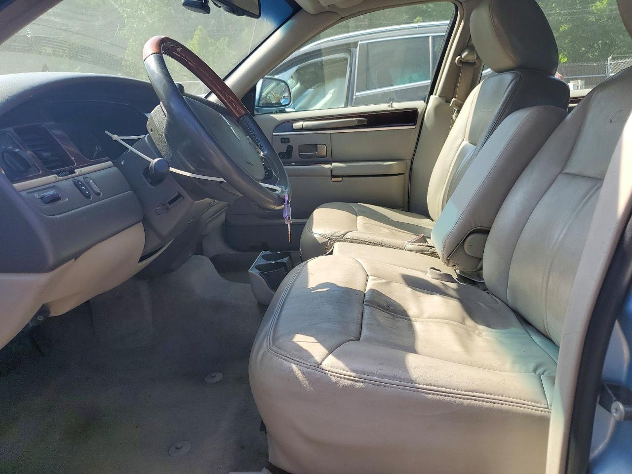 2011 Lincoln Town Car Signature Limited Синий vin: 2LNBL8CVXBX761074