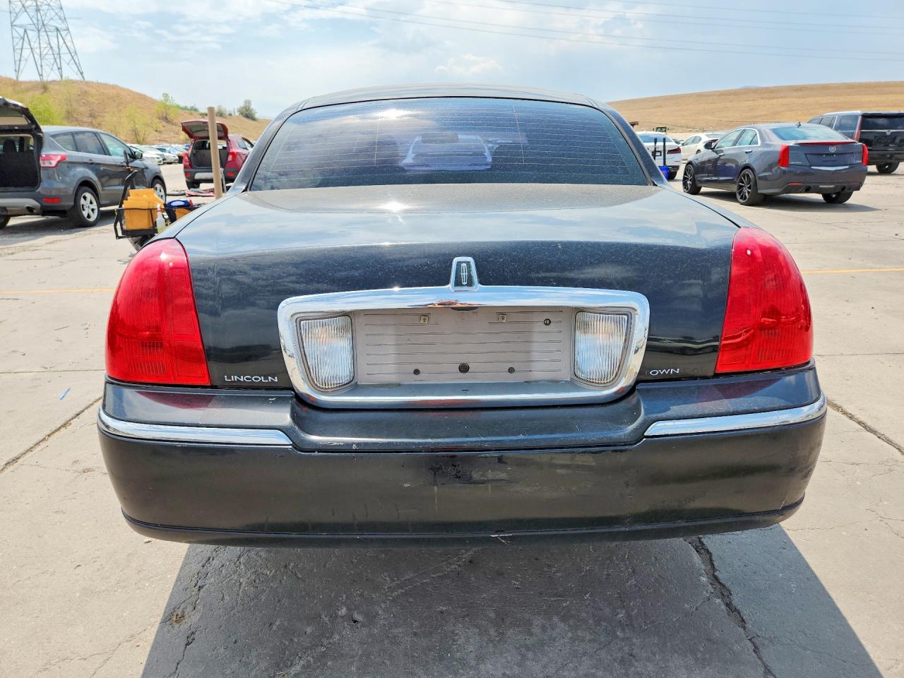 2010 Lincoln Town Car Executive L Black vin: 2LNBL8EV3AX752793