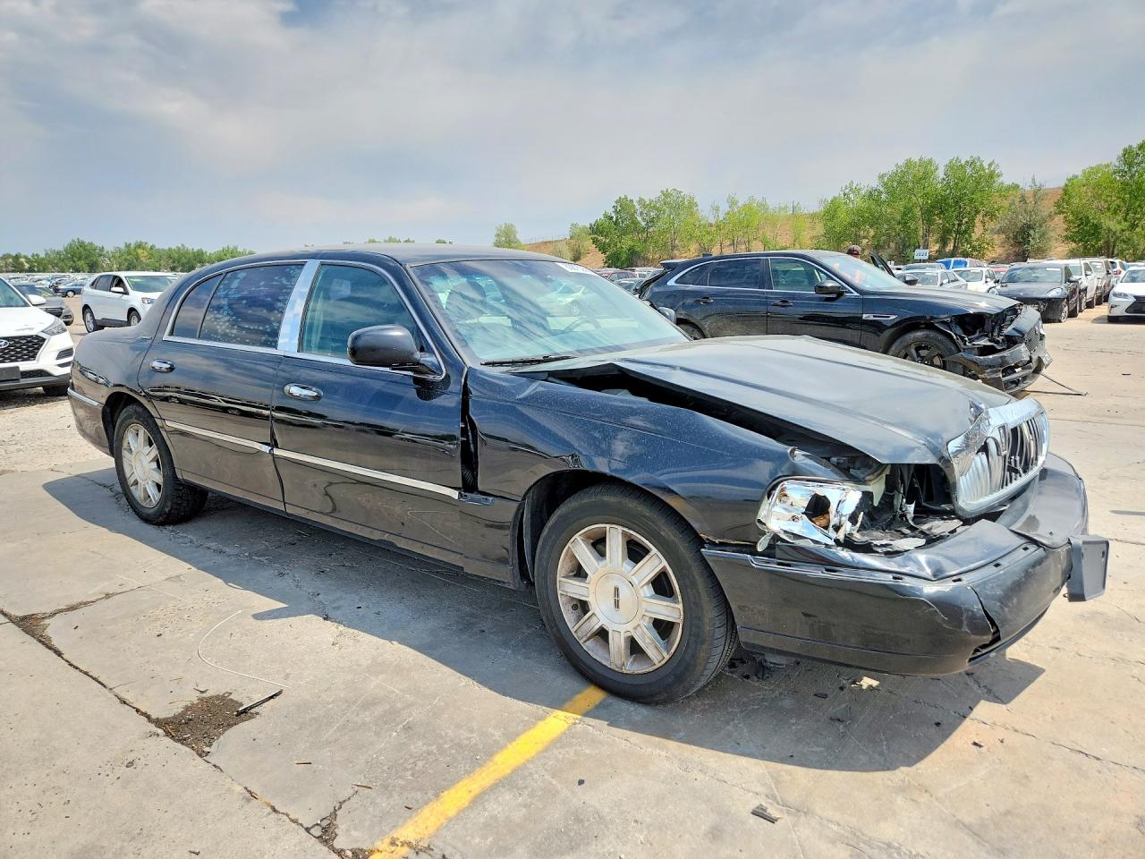 2010 Lincoln Town Car Executive L Black vin: 2LNBL8EV3AX752793