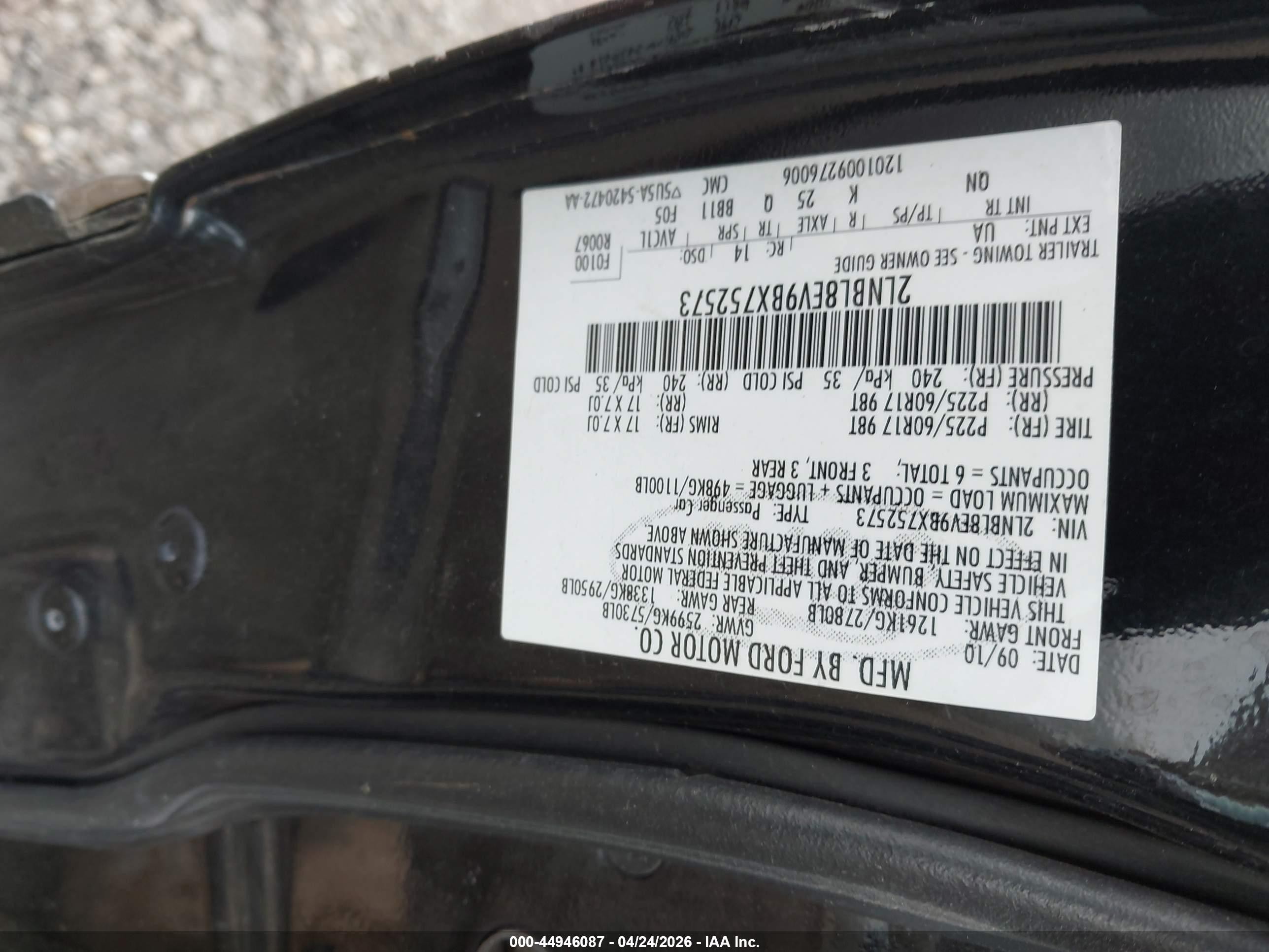 2011 Lincoln Town Car Executive L Black vin: 2LNBL8EV9BX752573
