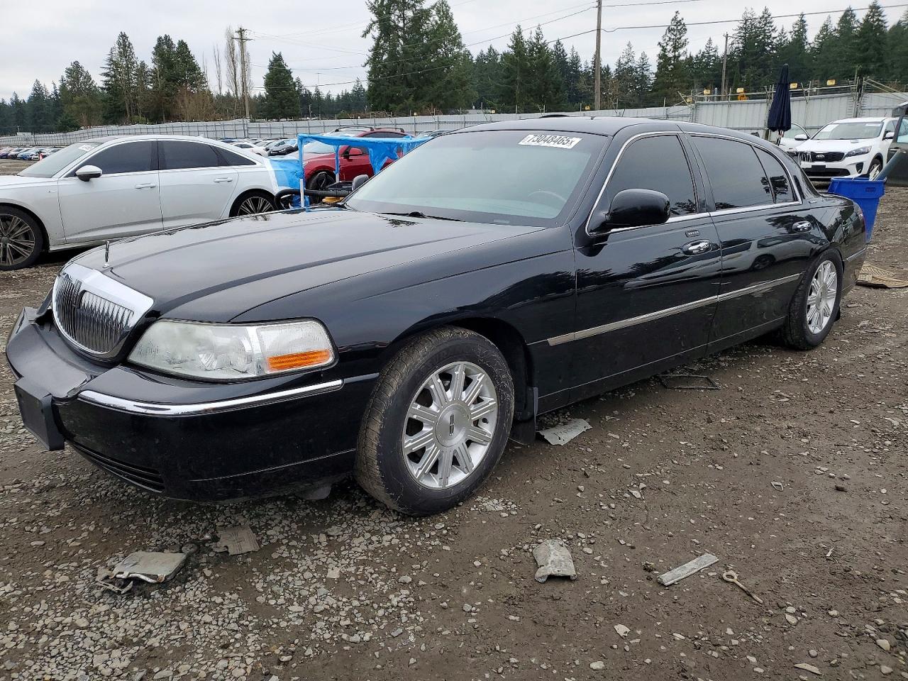 2011 Lincoln Town Car Signature Long Wheelbase Black vin: 2LNBL8FV2BX756642