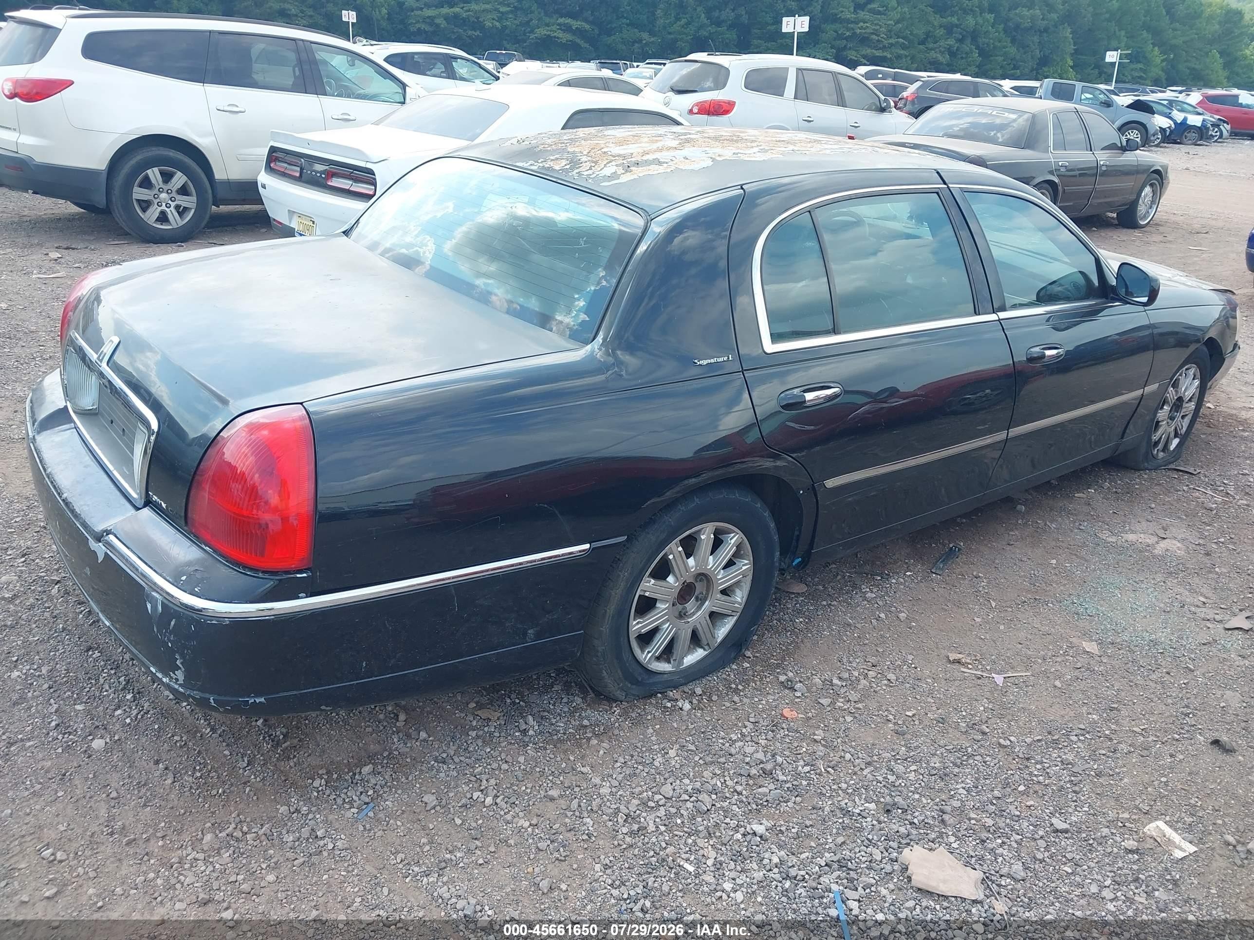 2010 Lincoln Town Car Signature L Black vin: 2LNBL8FV9AX750254
