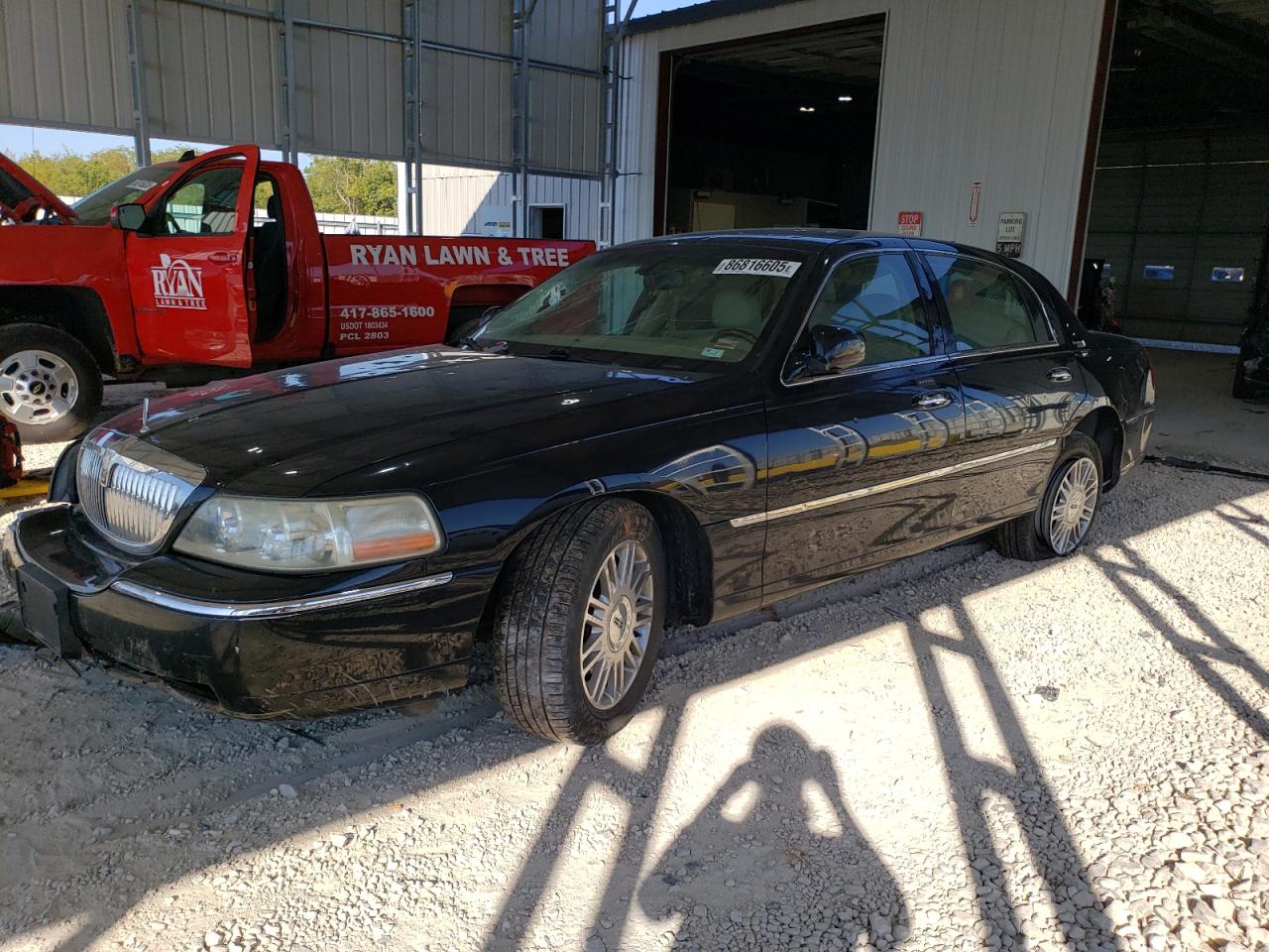 2LNHM82V08X663561