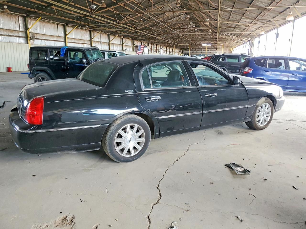 2009 Lincoln Town Car Signature Limited Black vin: 2LNHM82V09X610697