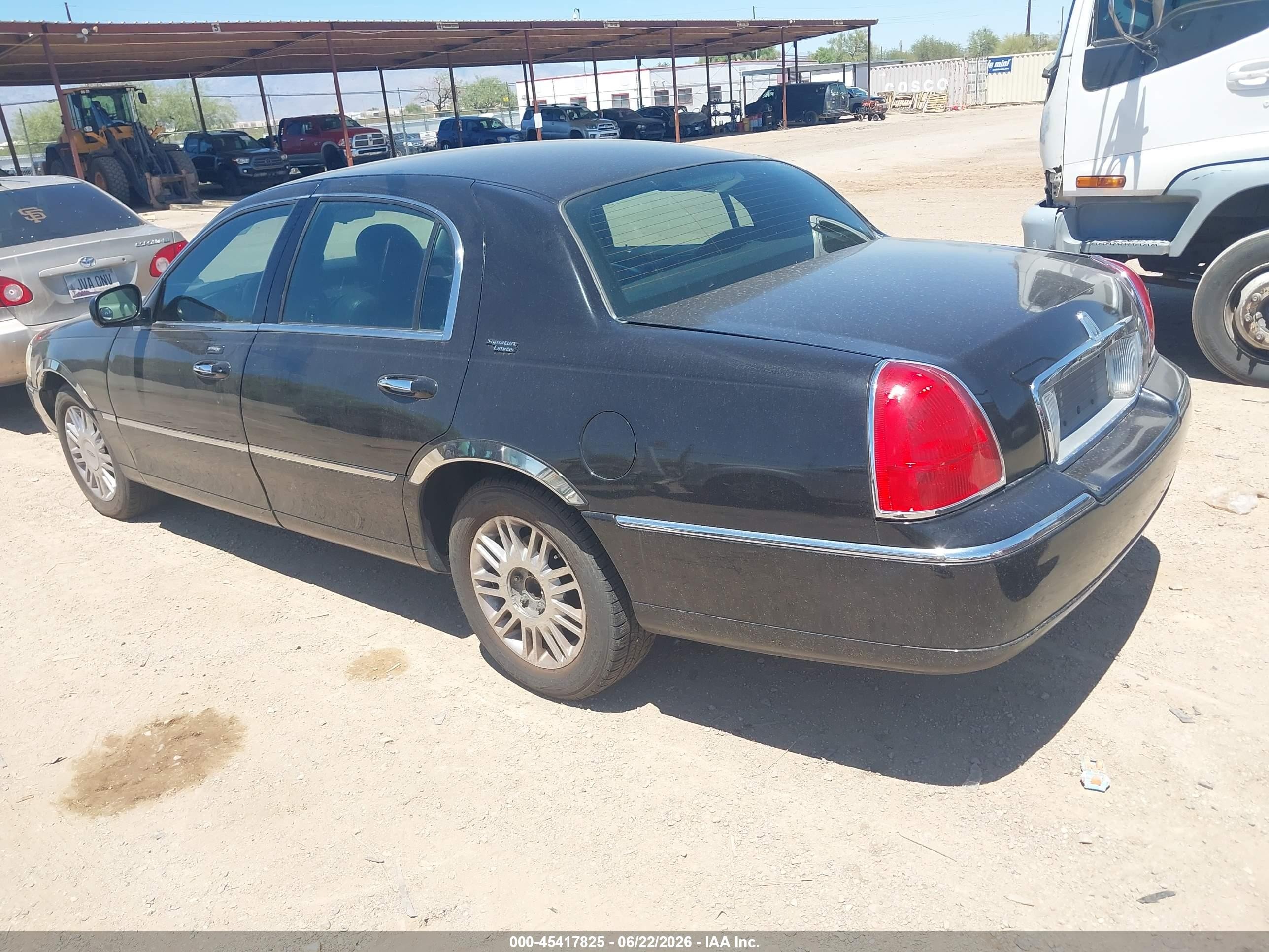 2009 Lincoln Town Car Signature Limited Black vin: 2LNHM82V29X623600