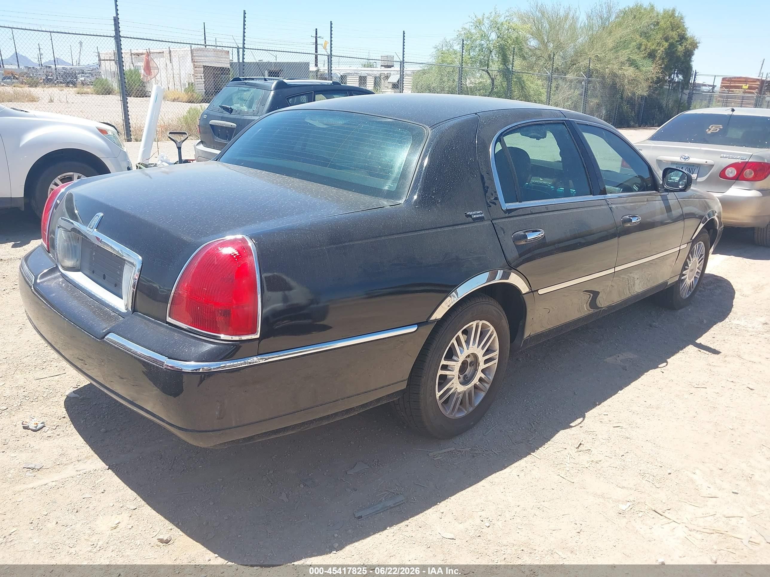 2009 Lincoln Town Car Signature Limited Black vin: 2LNHM82V29X623600