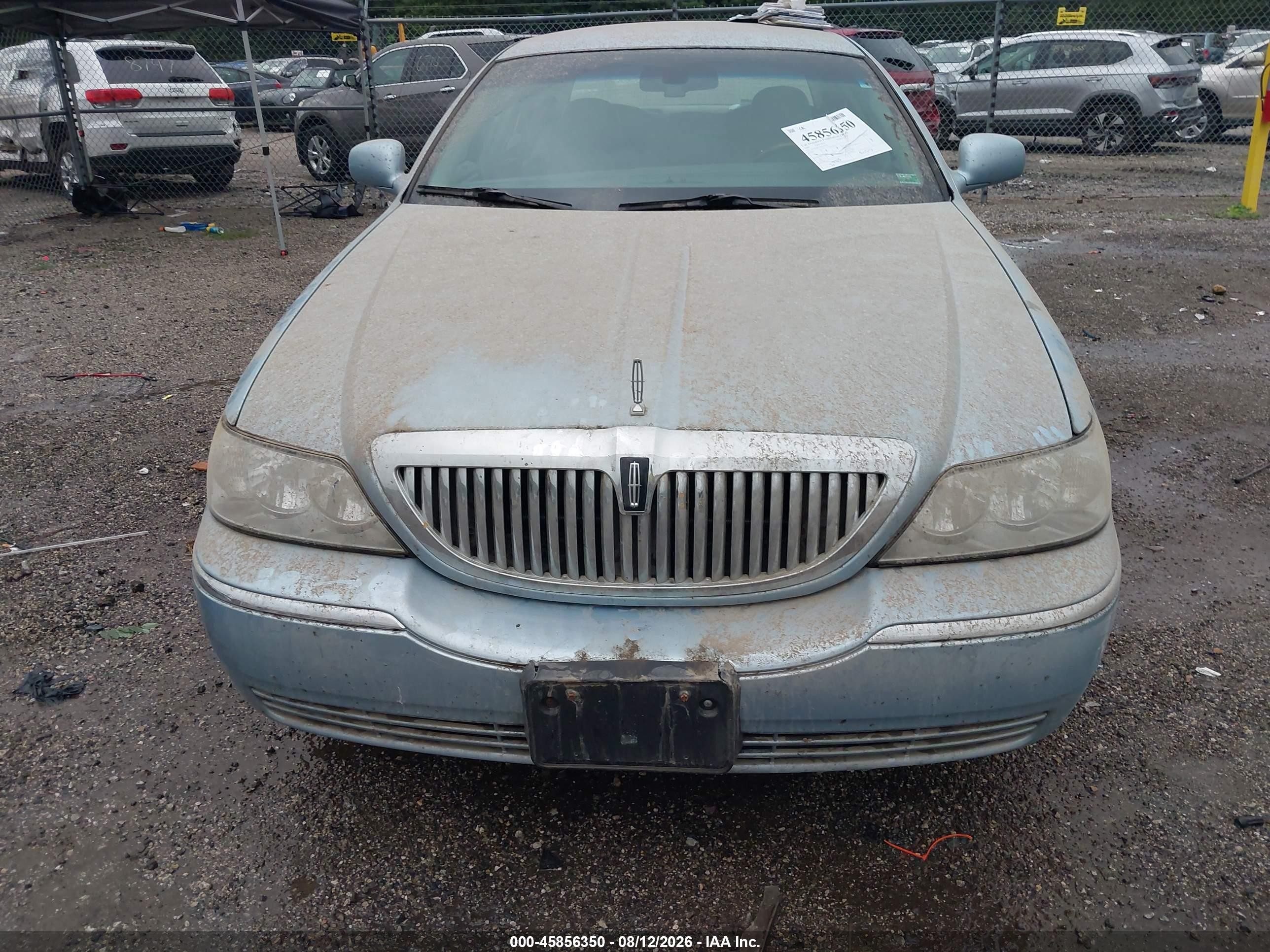 2009 Lincoln Town Car Signature Limited Blue vin: 2LNHM82V49X631424