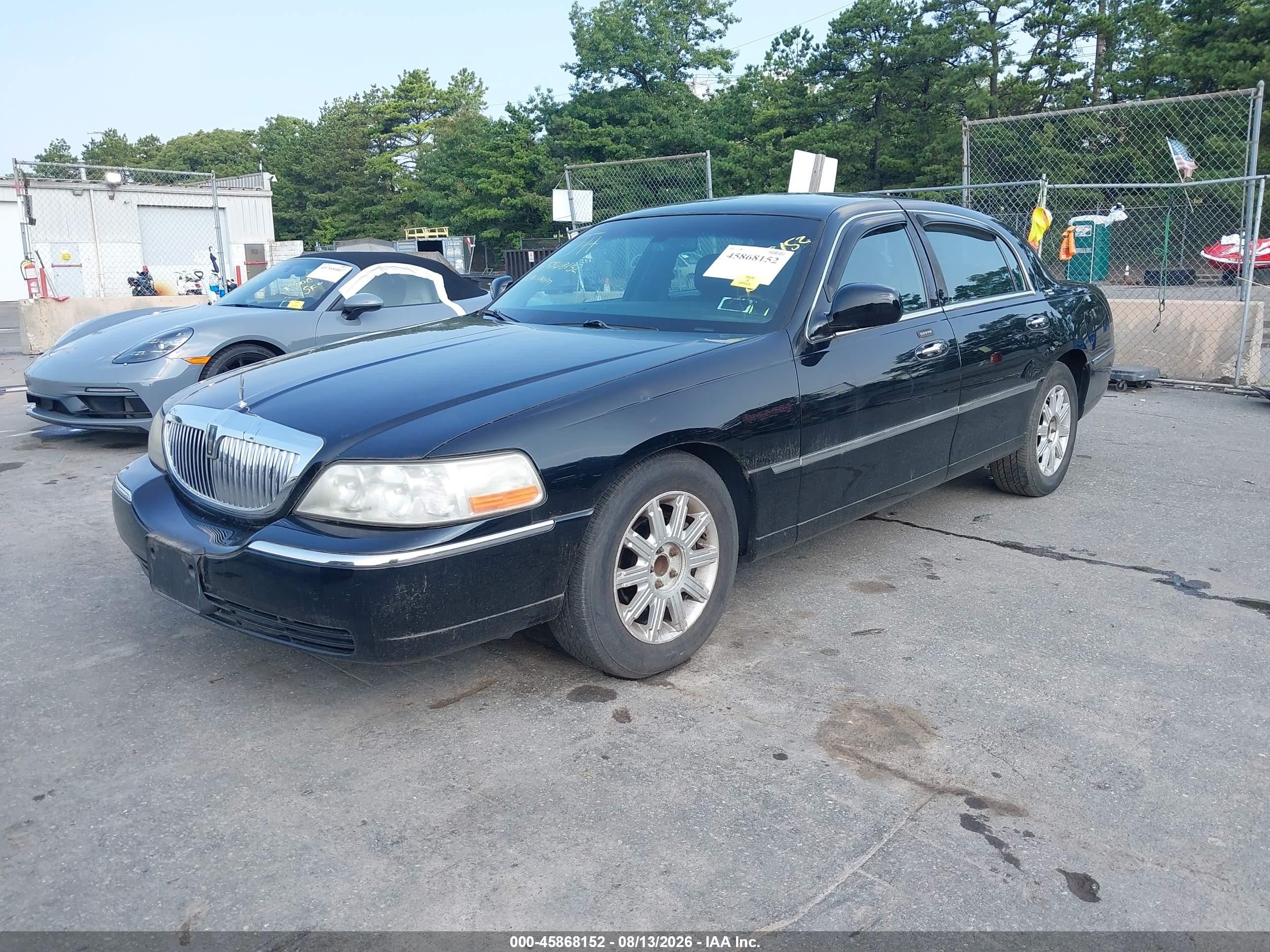 2009 Lincoln Town Car Signature Limited Black vin: 2LNHM82V69X621185
