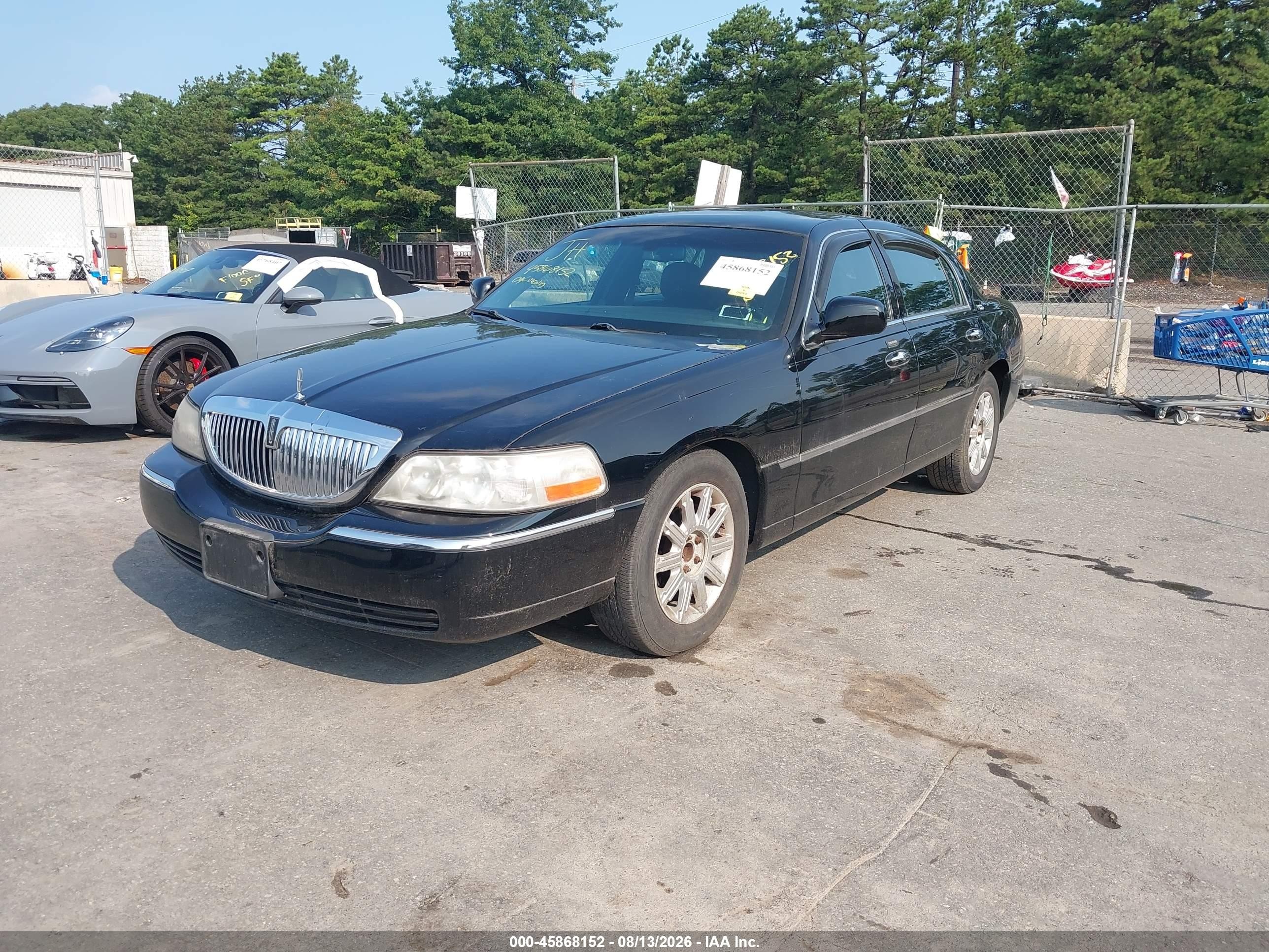 2009 Lincoln Town Car Signature Limited Black vin: 2LNHM82V69X621185