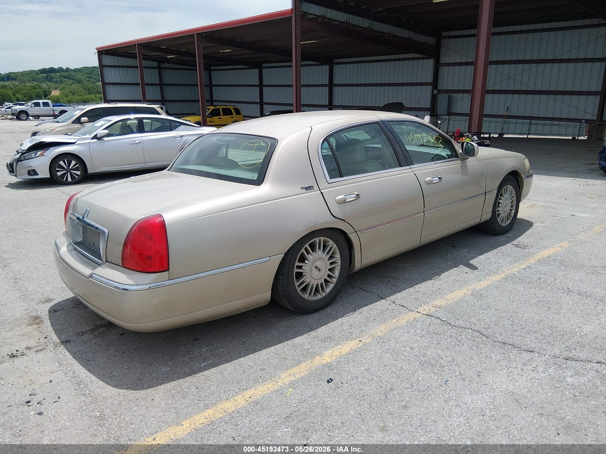 2009 Lincoln Town Car Signature Limited Brown vin: 2LNHM82V89X631488