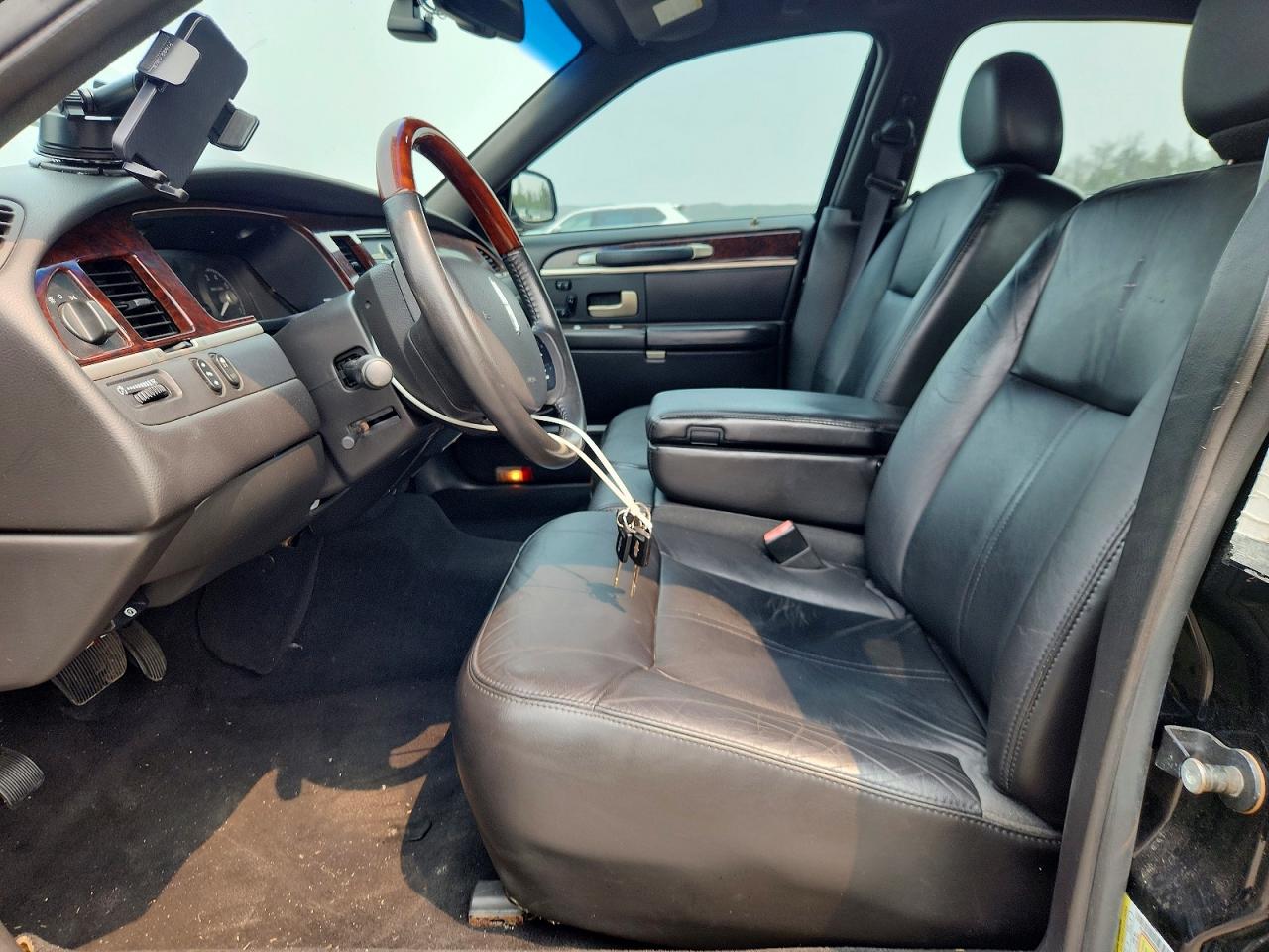 2008 Lincoln Town Car Signature Limited Black vin: 2LNHM82V98X659430