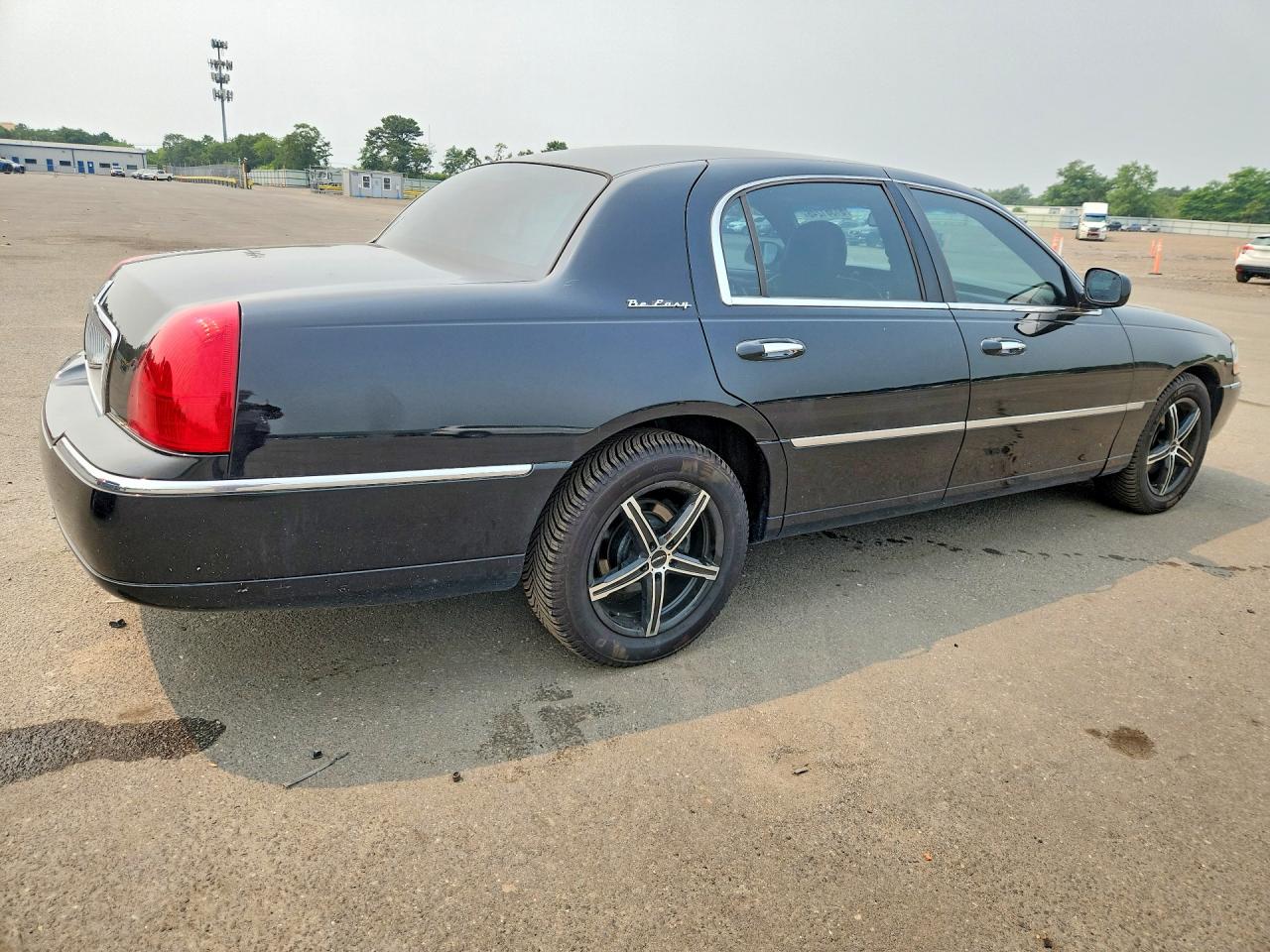 2008 Lincoln Town Car Signature Limited Black vin: 2LNHM82V98X659430