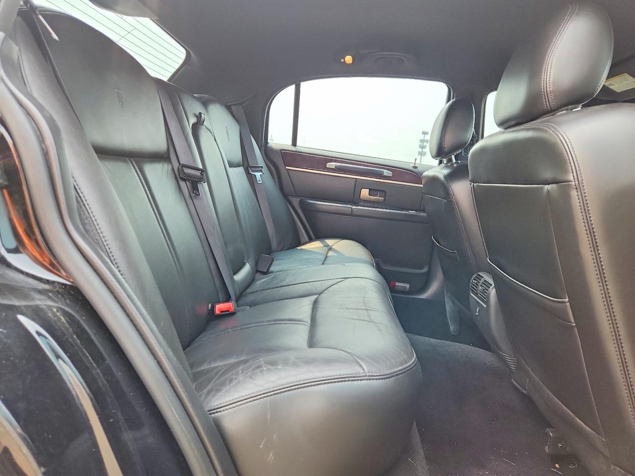 2008 Lincoln Town Car Signature Limited Black vin: 2LNHM82V98X659430