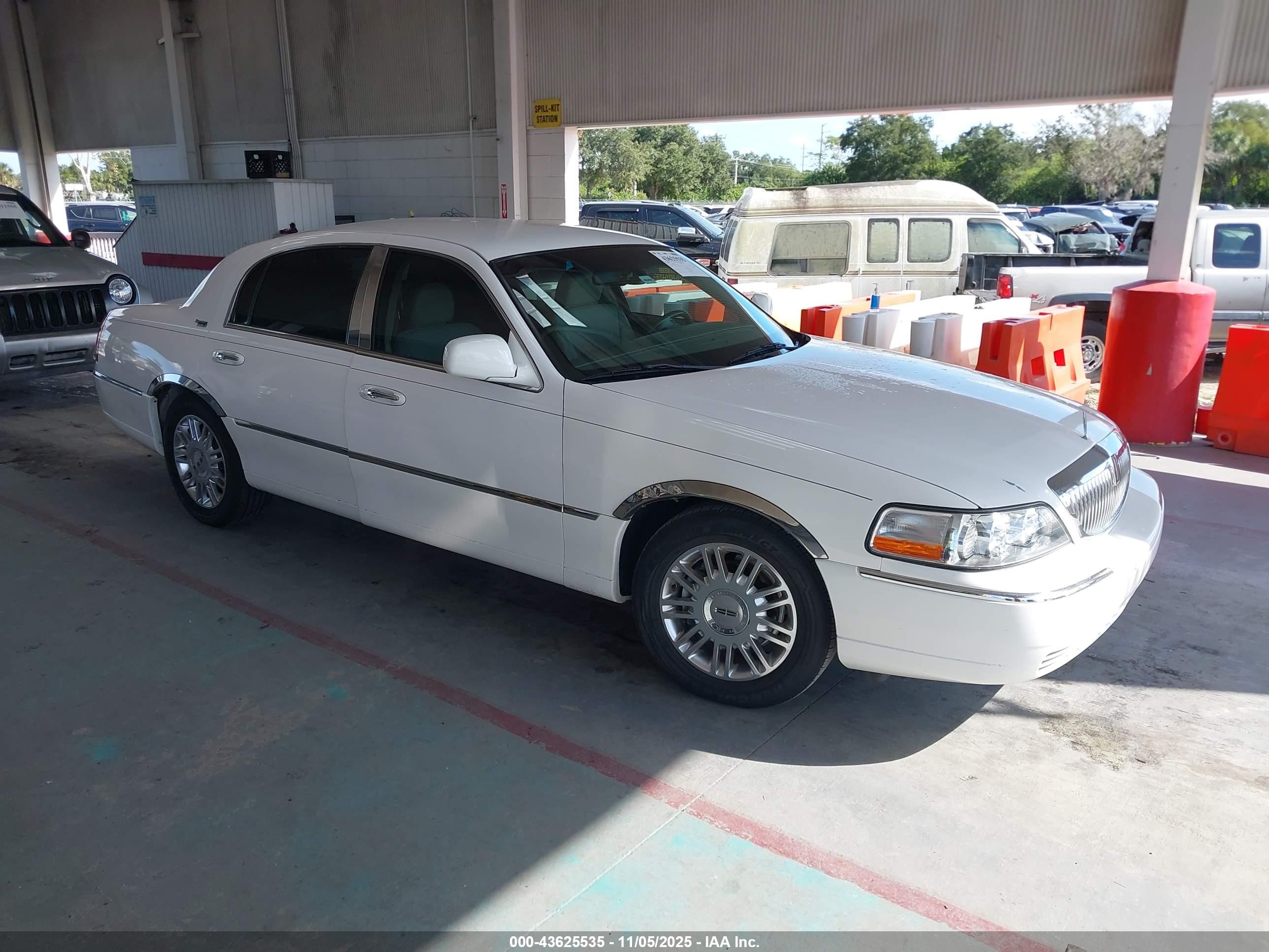 2LNHM82VX8X642300