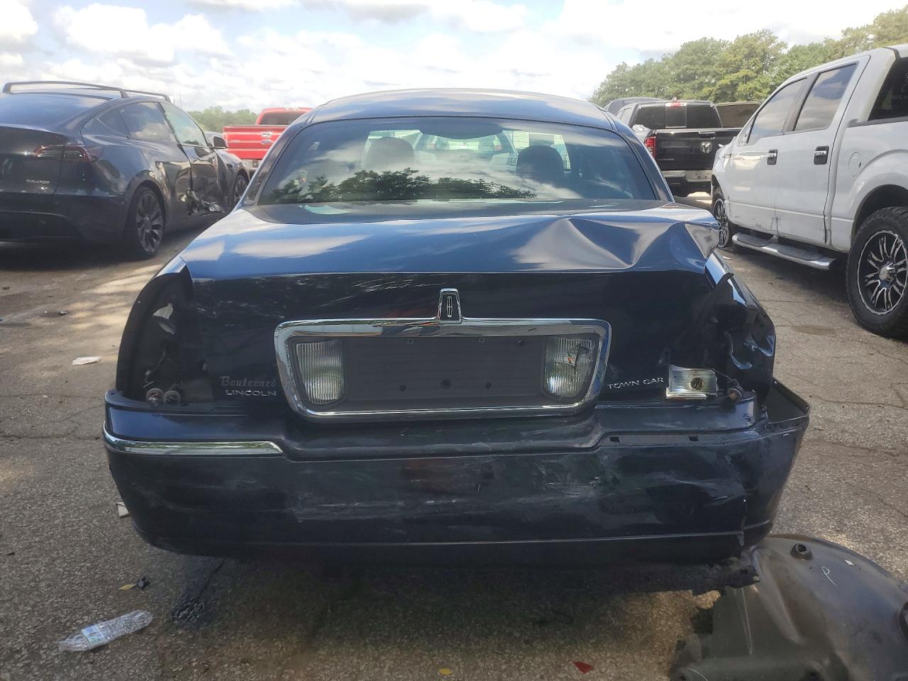 2009 Lincoln Town Car Signature Limited Black vin: 2LNHM82VX9X611744