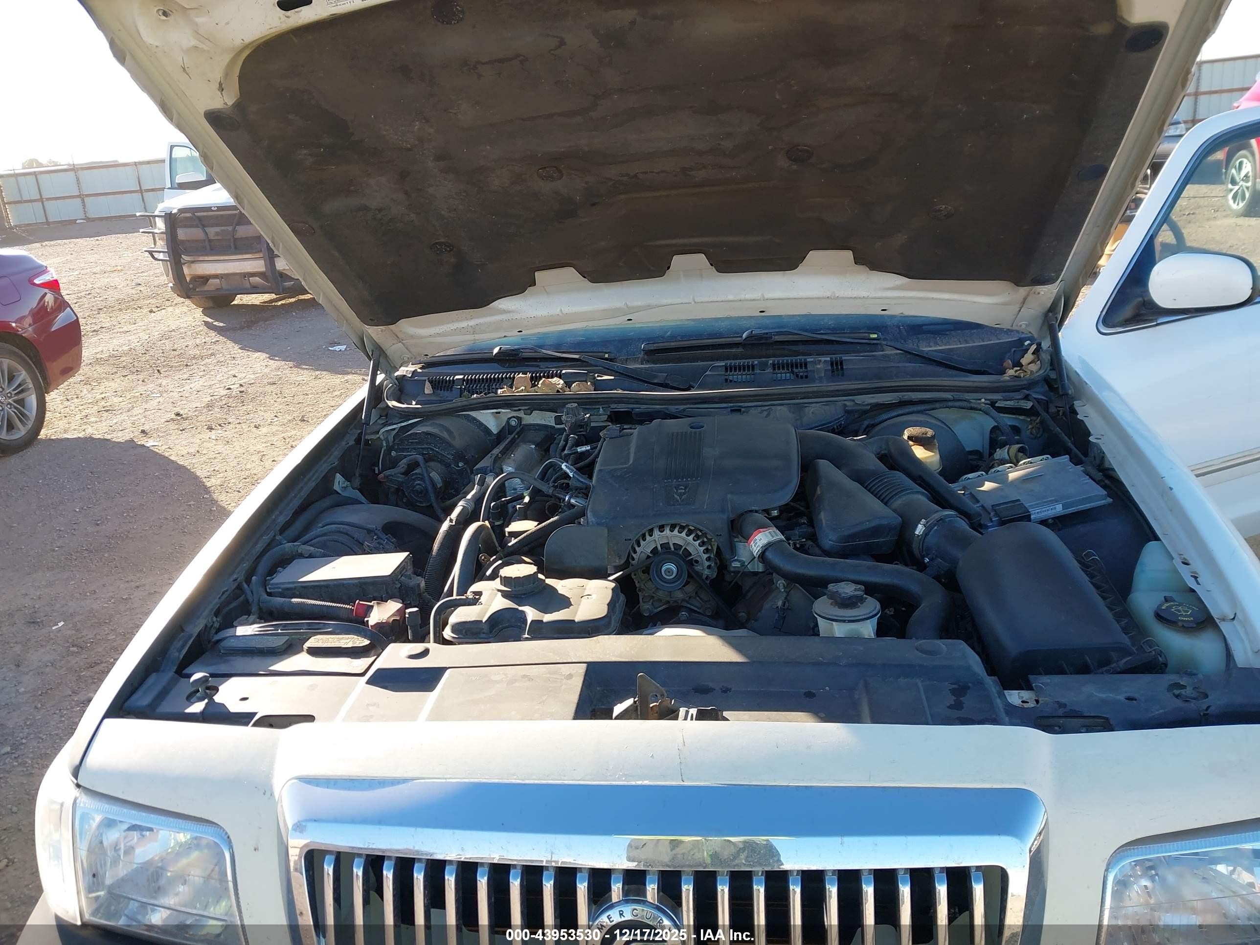 2010 Mercury Grand Marquis Ls (fleet Only) Белый vin: 2MEBM7FV0AX600625